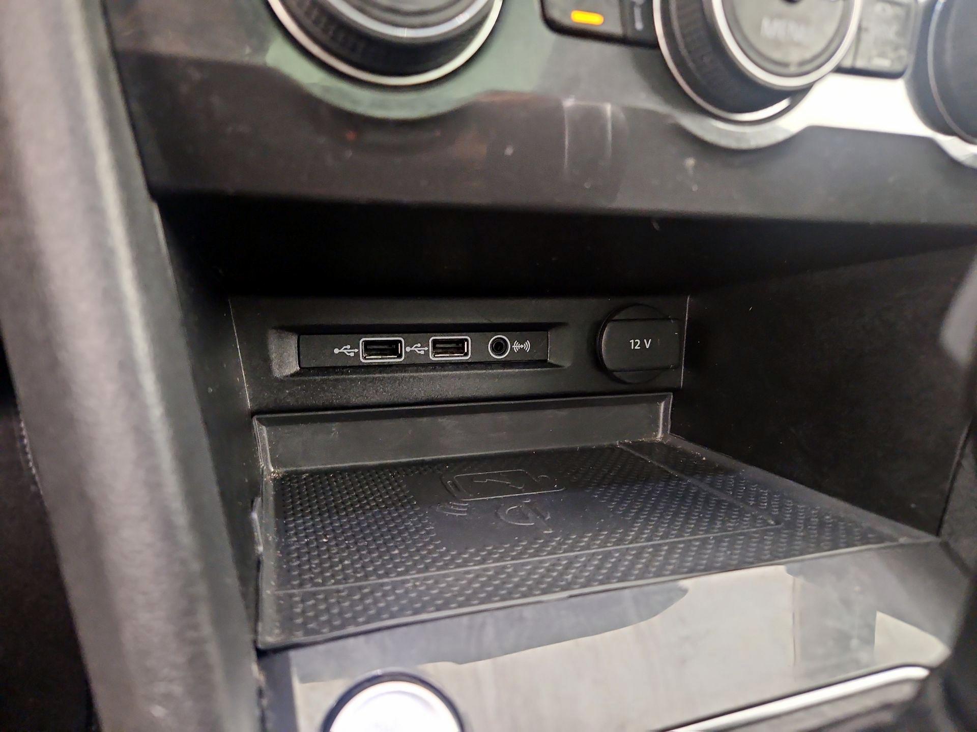 Thumbnail: 2020 Volkswagen Tiguan - 18