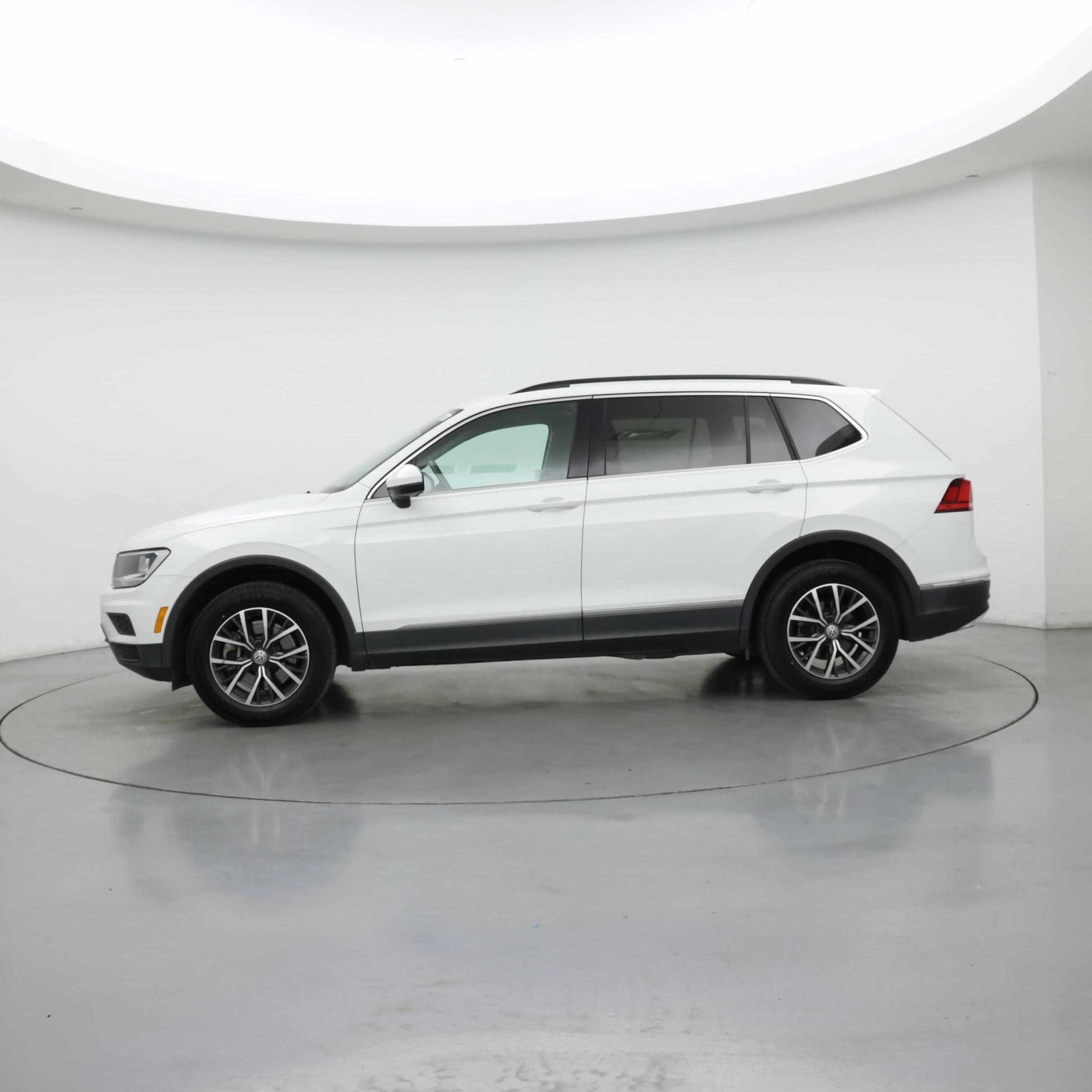 Thumbnail: 2020 Volkswagen Tiguan - 3
