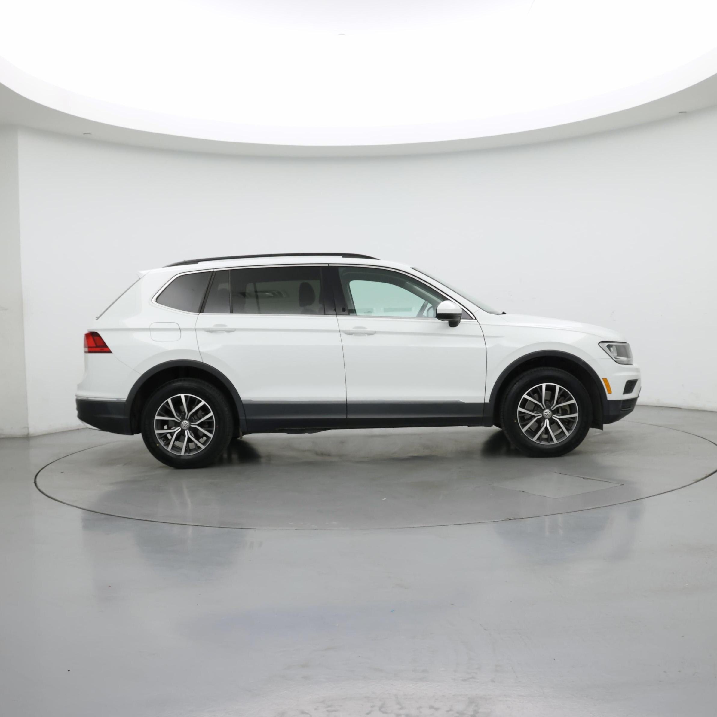 Thumbnail: 2020 Volkswagen Tiguan - 7