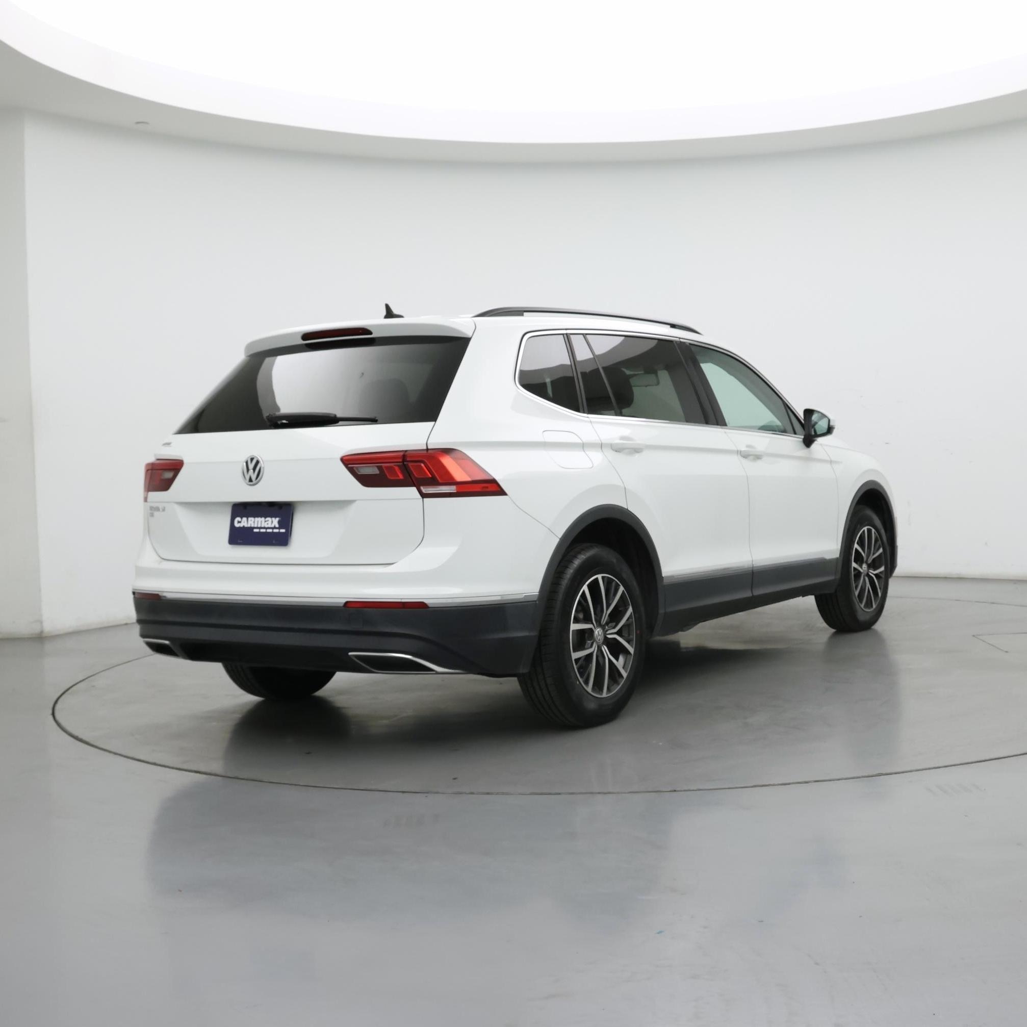 Thumbnail: 2020 Volkswagen Tiguan - 8