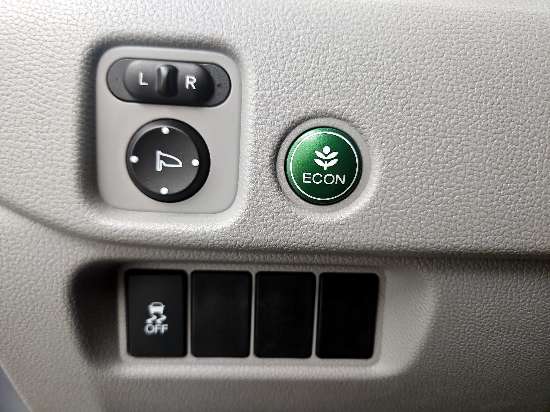 Thumbnail: 2018 Honda Pilot - 13