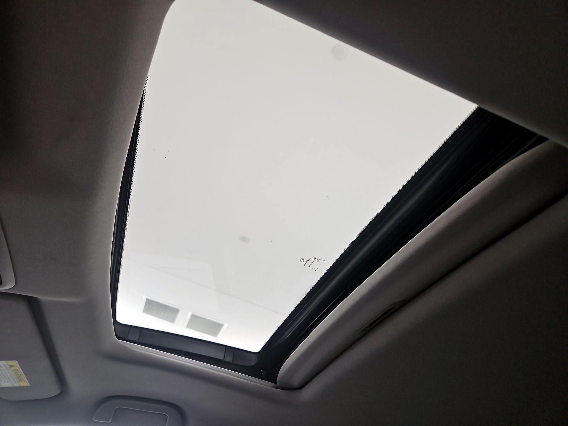 Thumbnail: 2018 Honda Pilot - 18