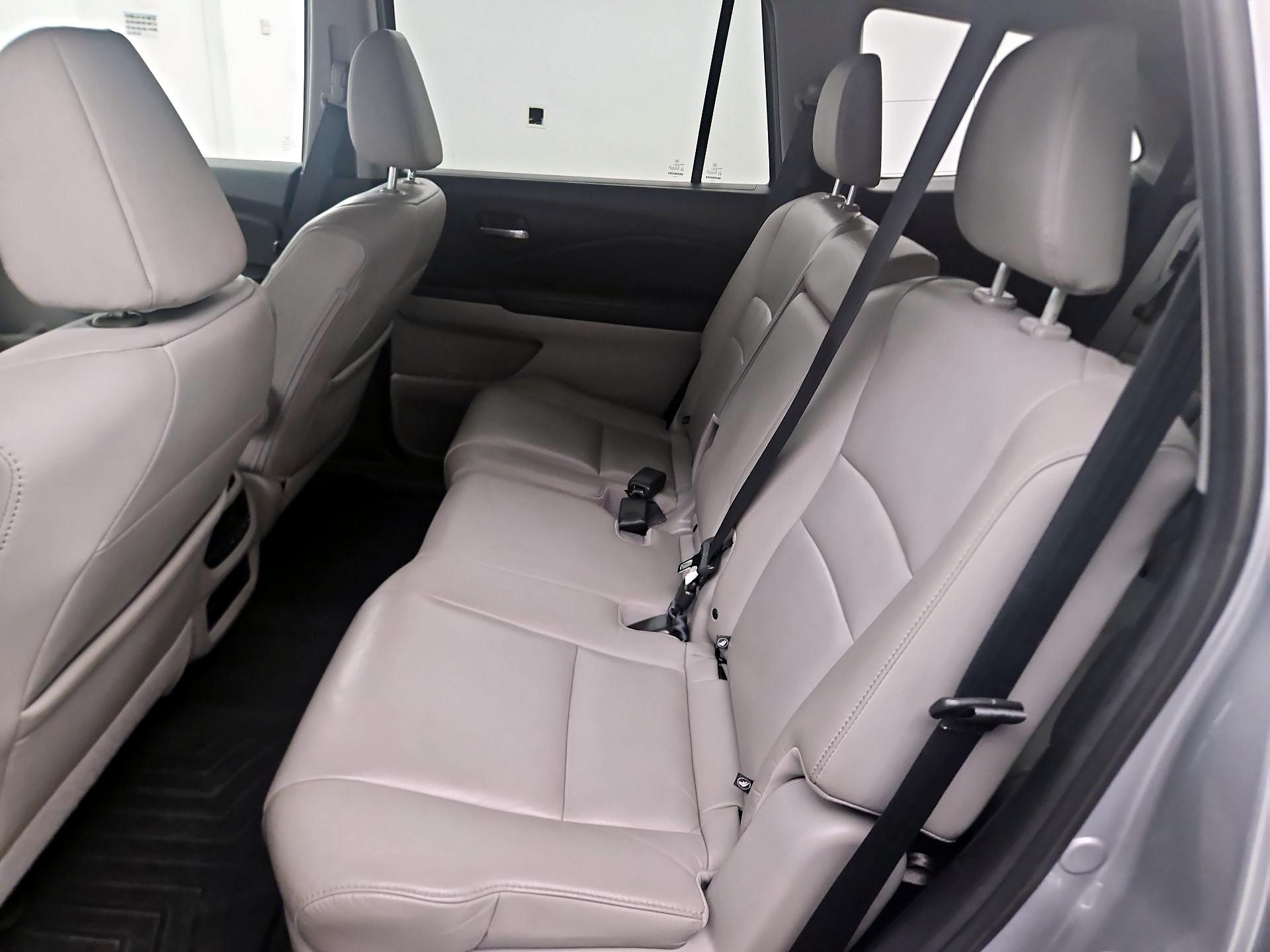 Thumbnail: 2018 Honda Pilot - 19