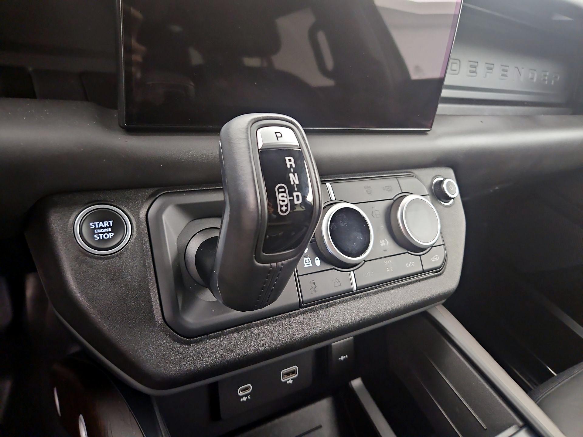 Thumbnail: 2023 Land Rover Defender - 16