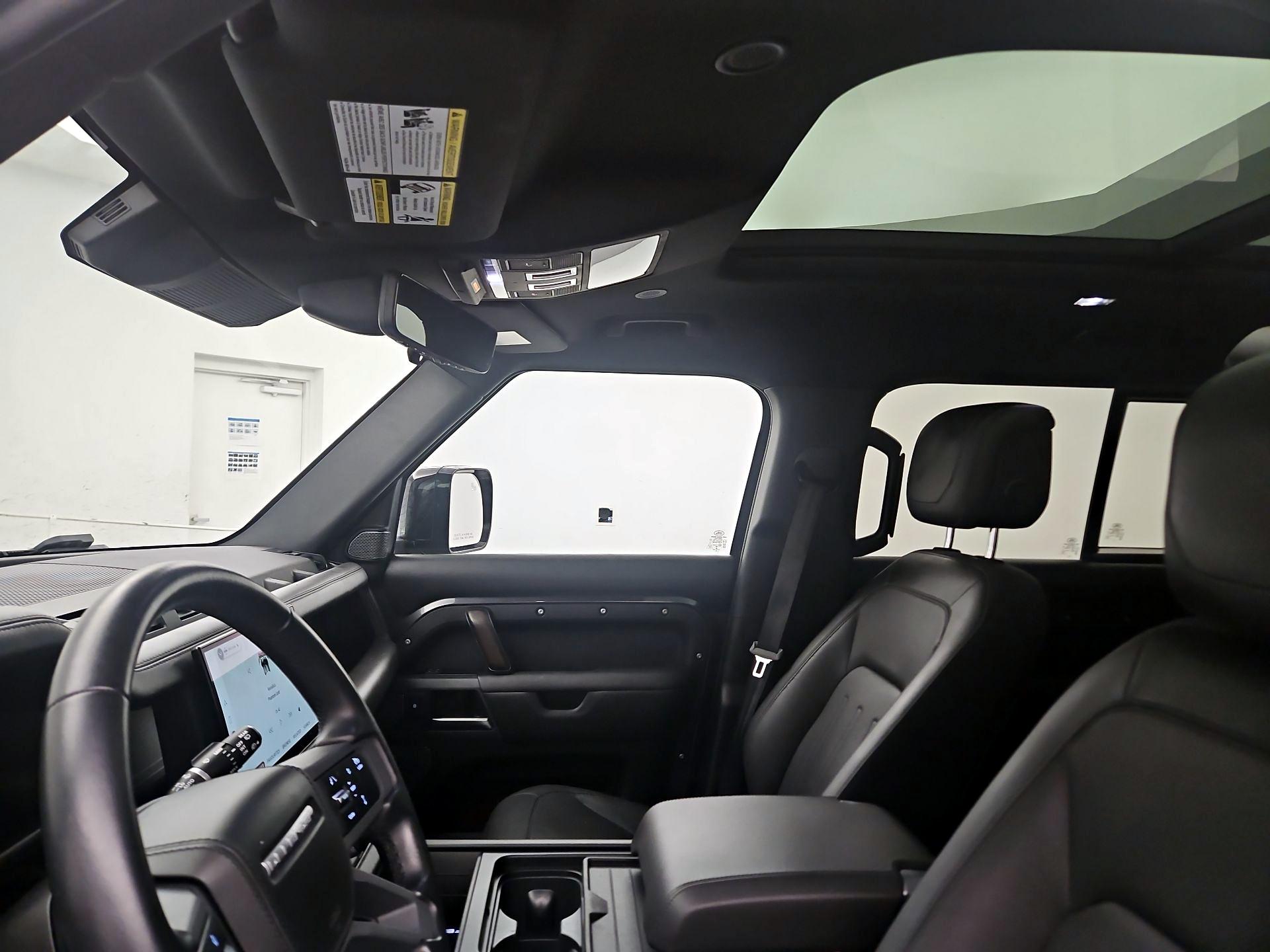 Thumbnail: 2023 Land Rover Defender - 18