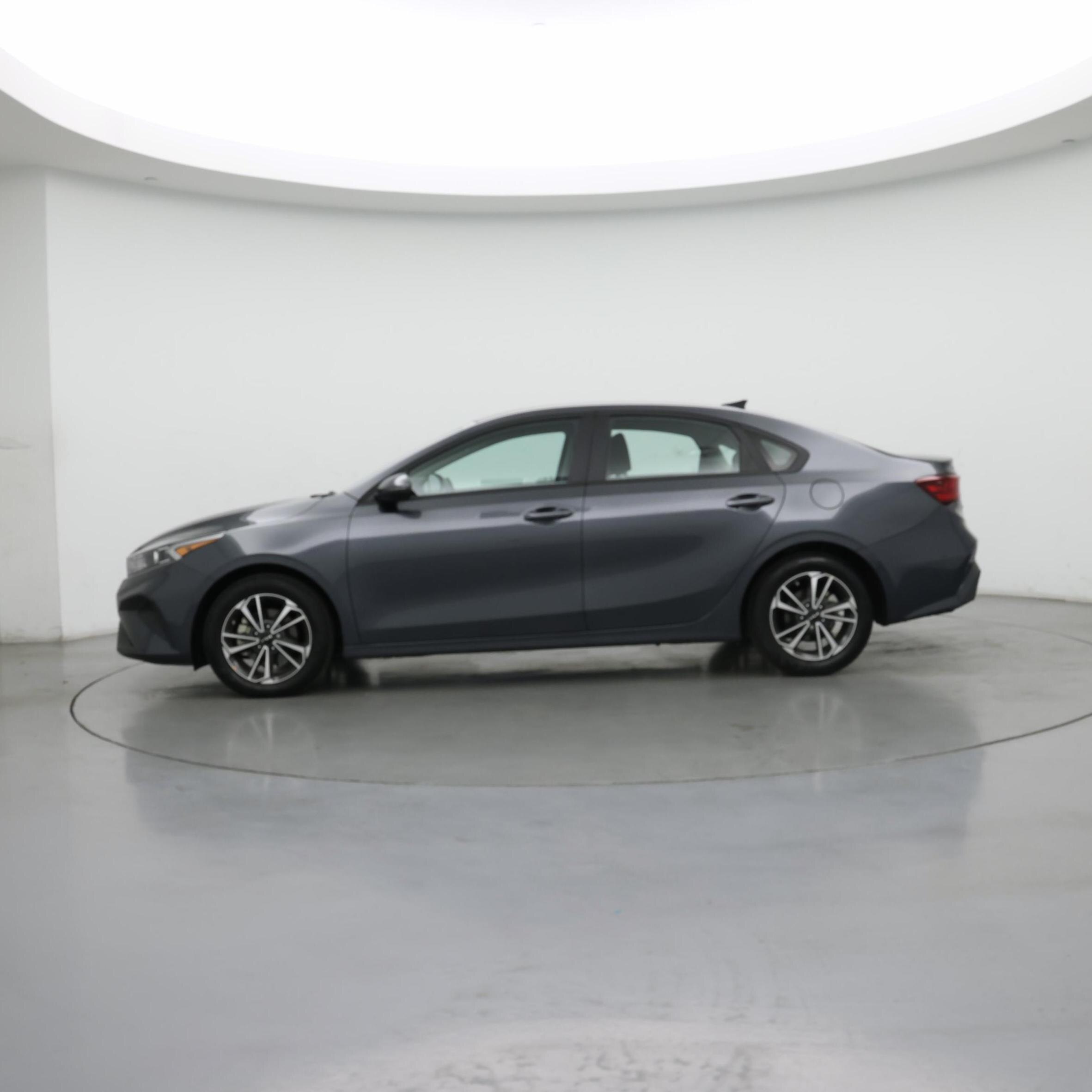 Thumbnail: 2024 Kia Forte - 3