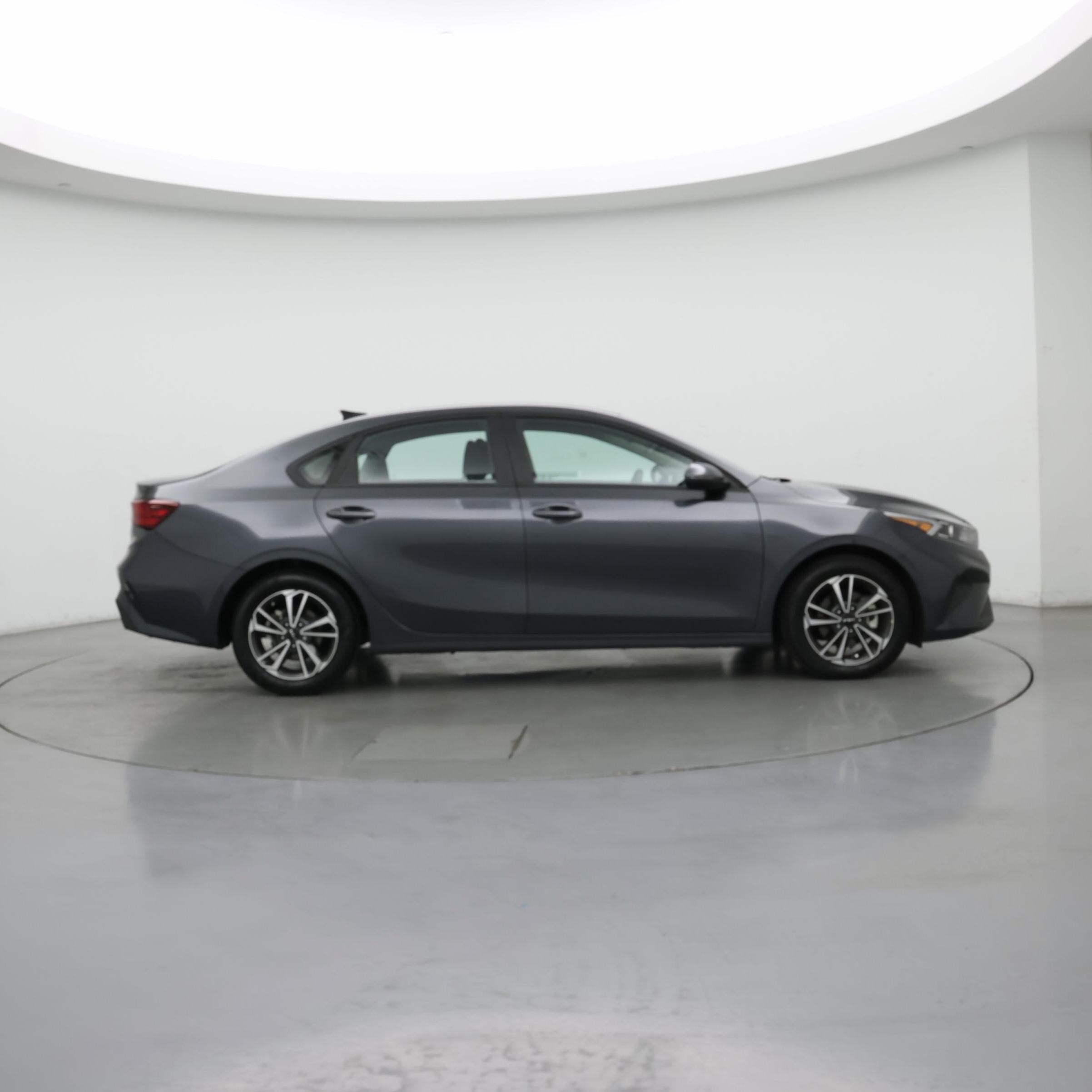 Thumbnail: 2024 Kia Forte - 7