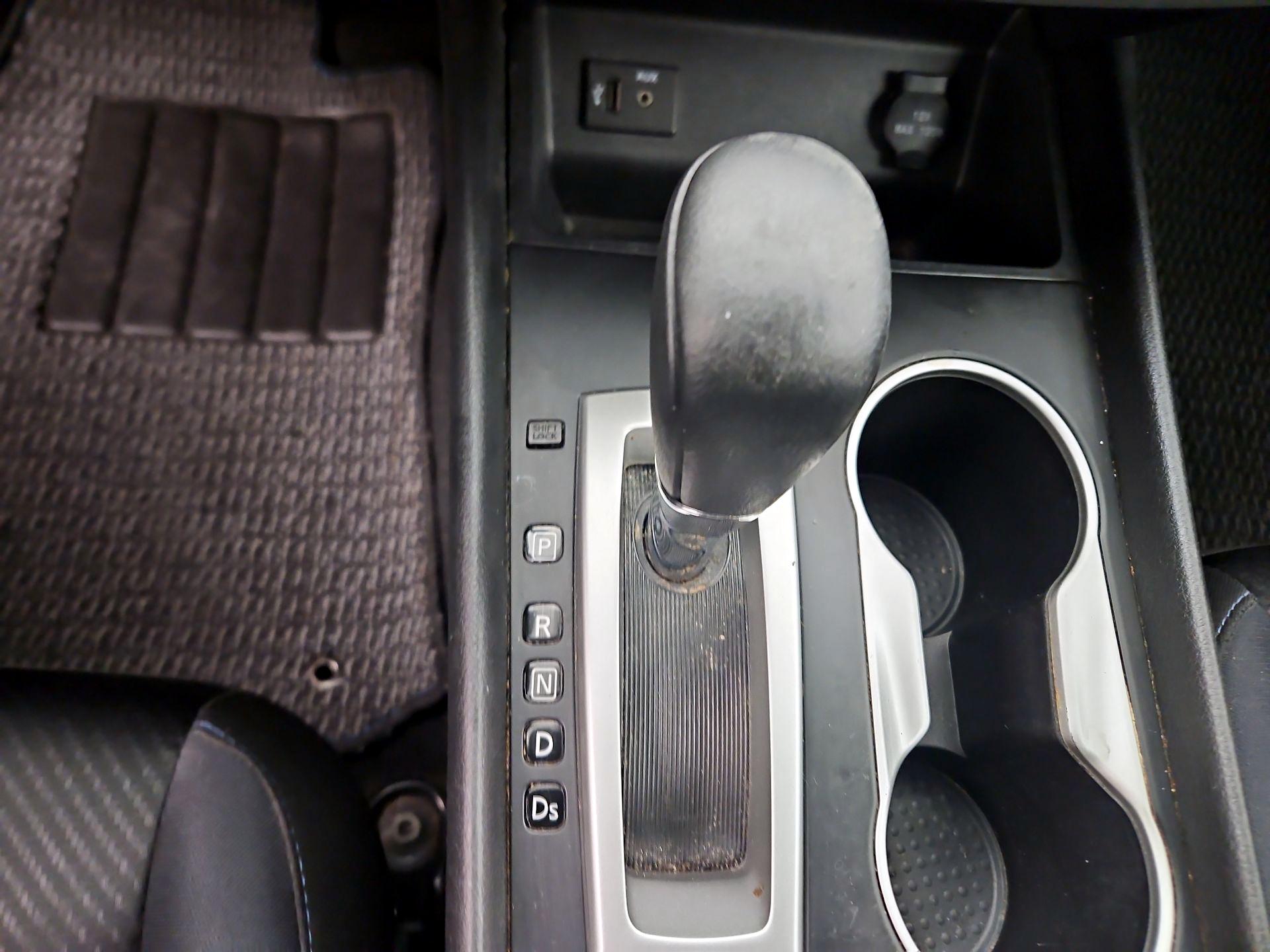 Thumbnail: 2016 Nissan Altima - 17