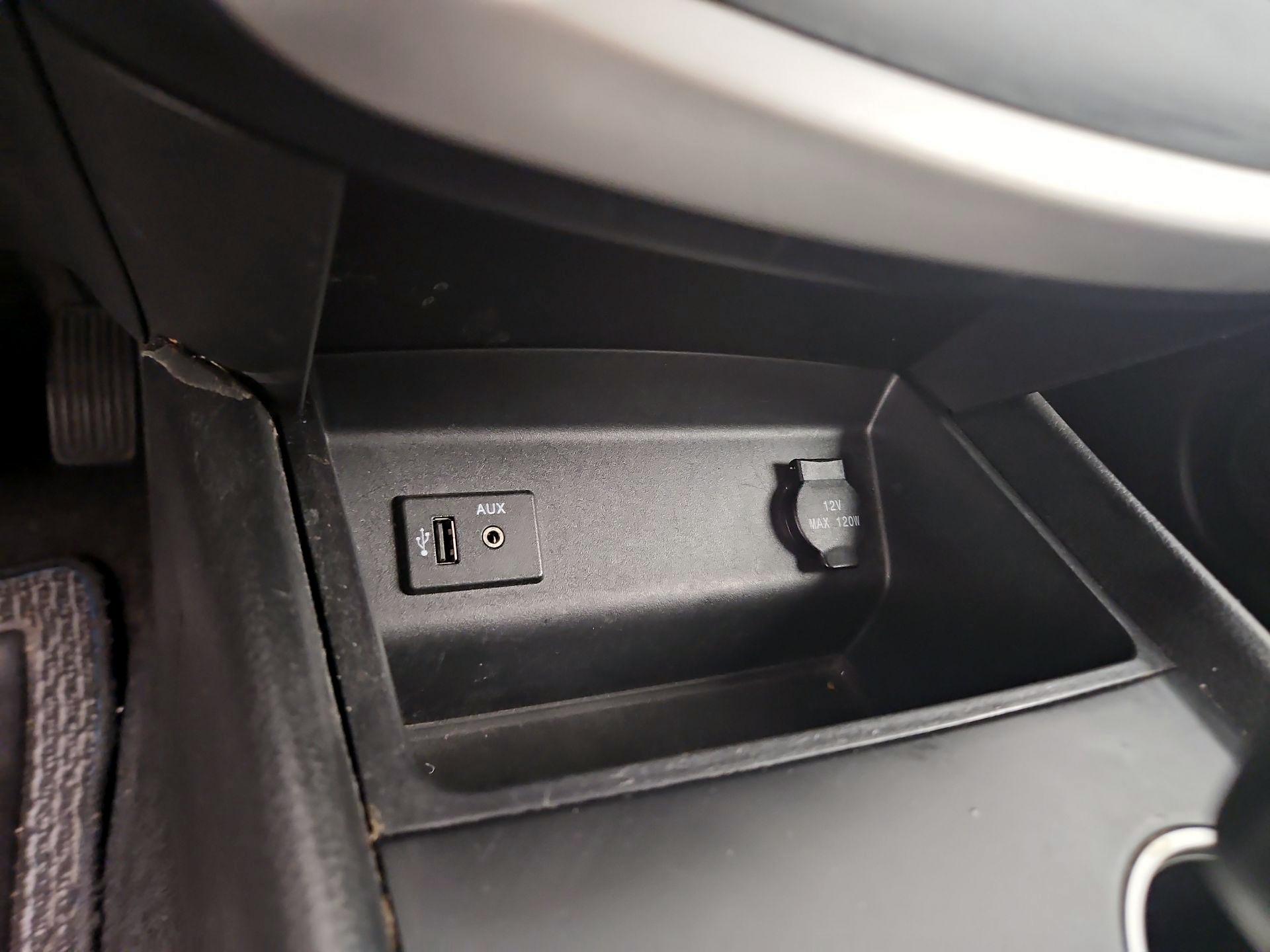 Thumbnail: 2016 Nissan Altima - 18