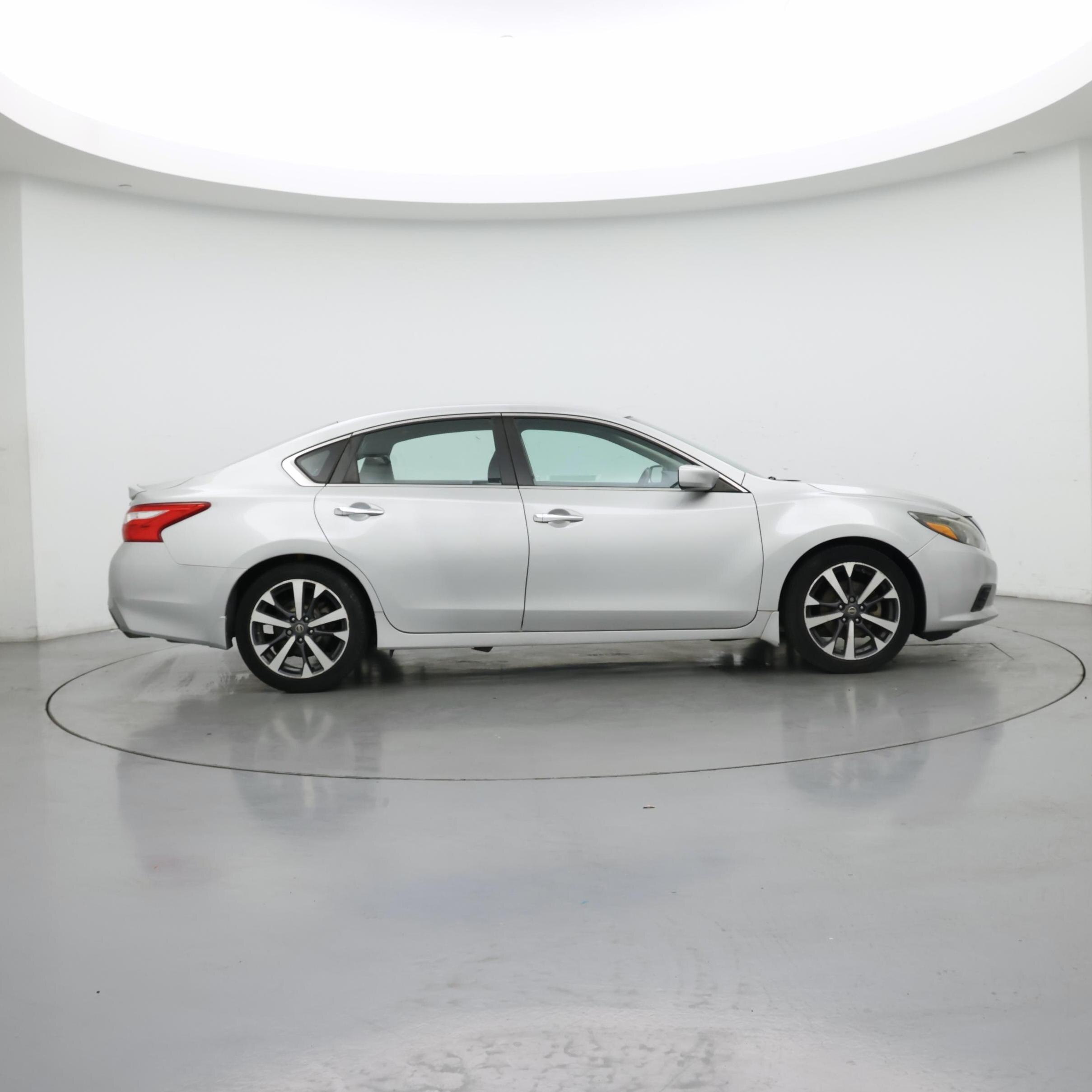 Thumbnail: 2016 Nissan Altima - 7