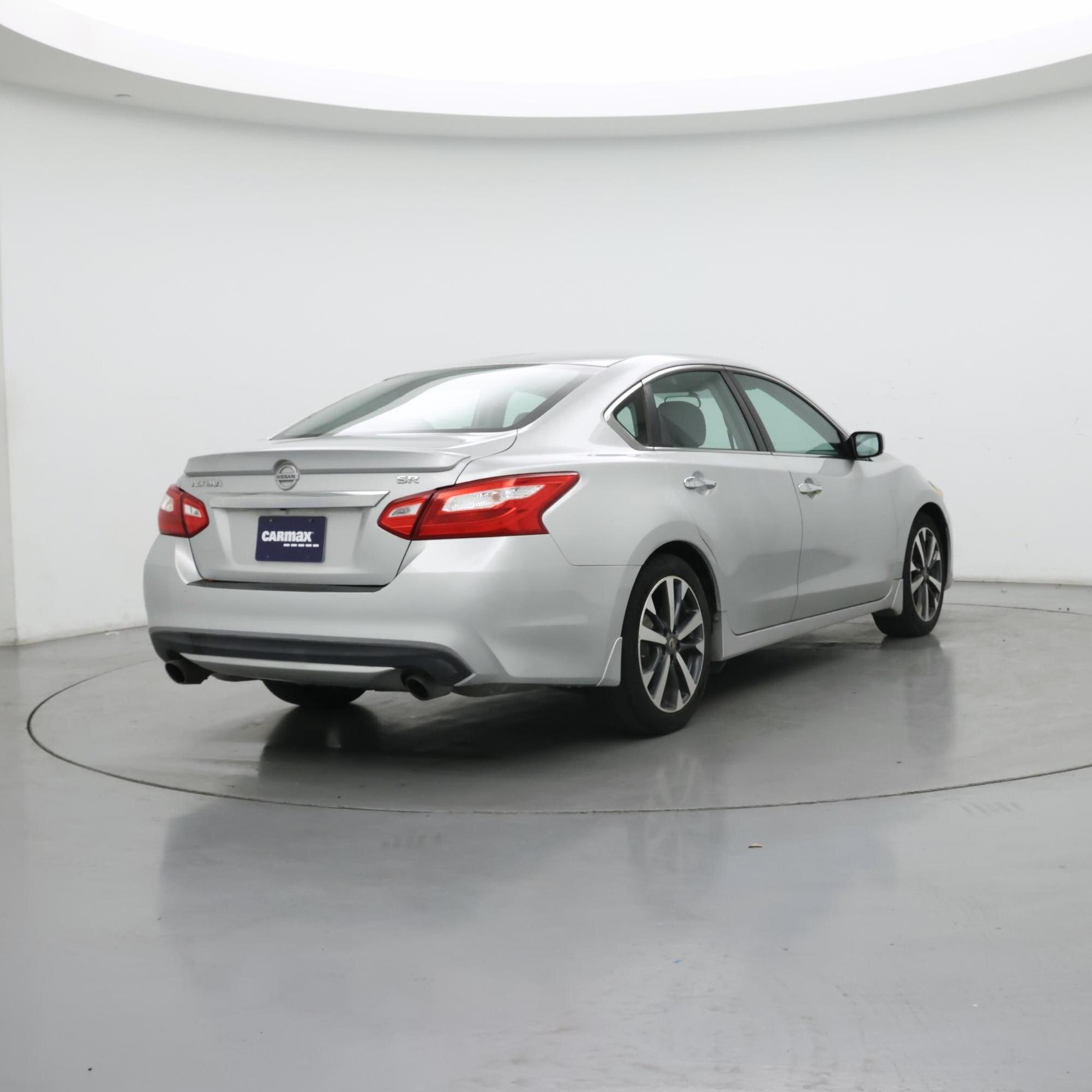 Thumbnail: 2016 Nissan Altima - 8