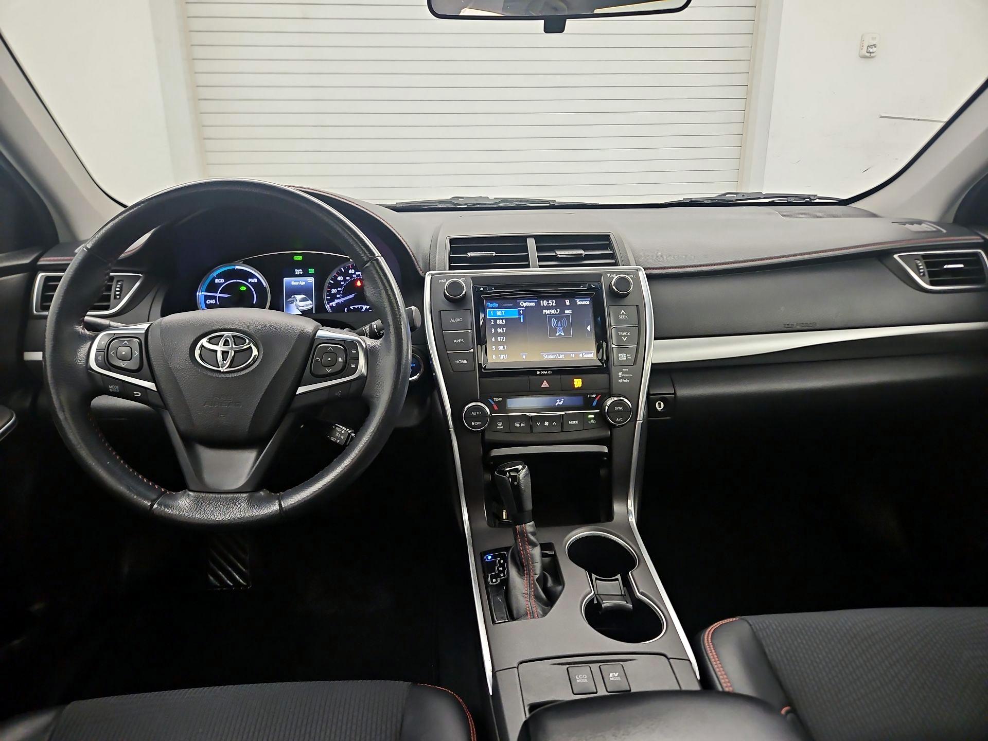 Thumbnail: 2017 Toyota Camry - 9