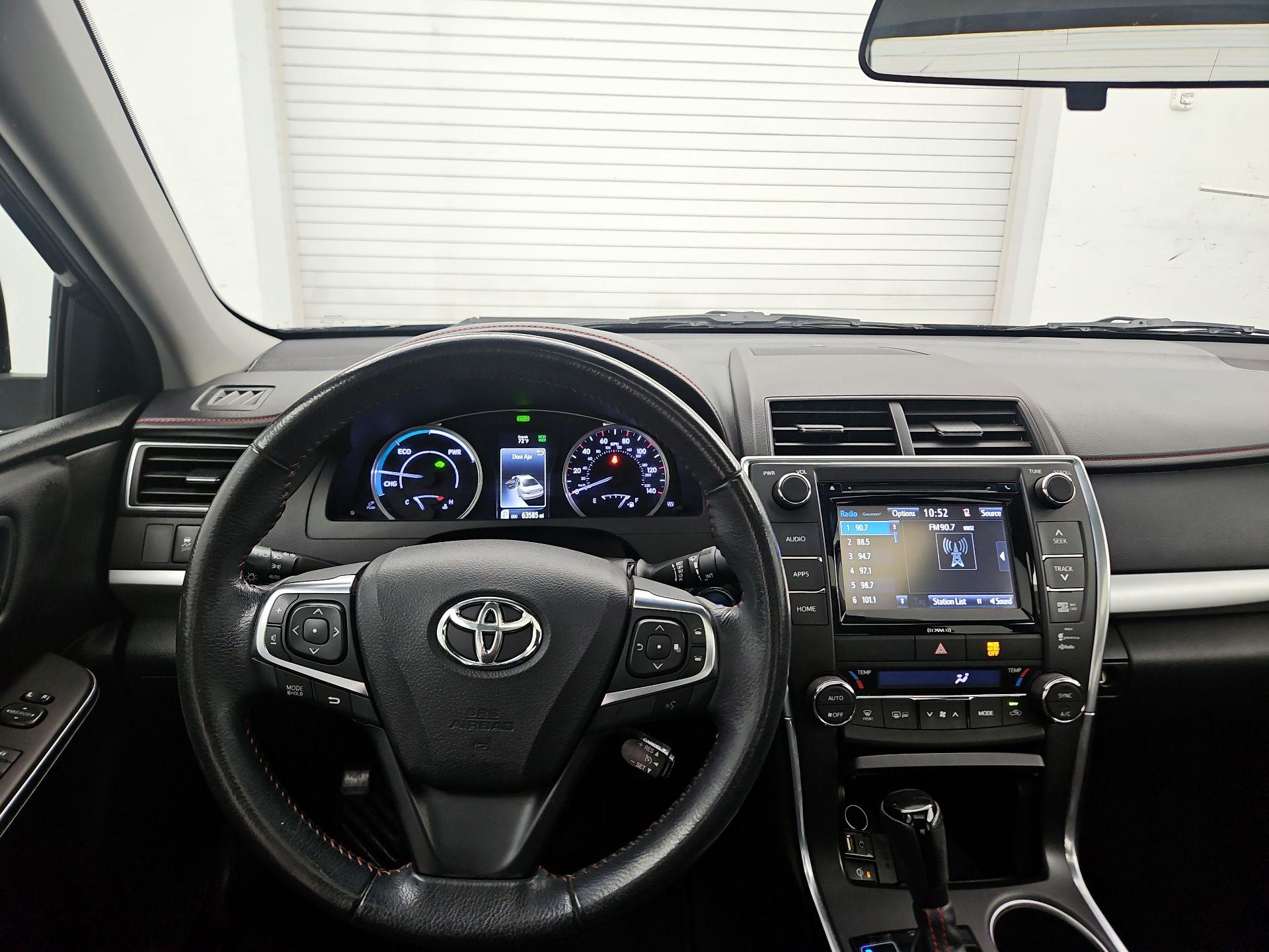 Thumbnail: 2017 Toyota Camry - 10