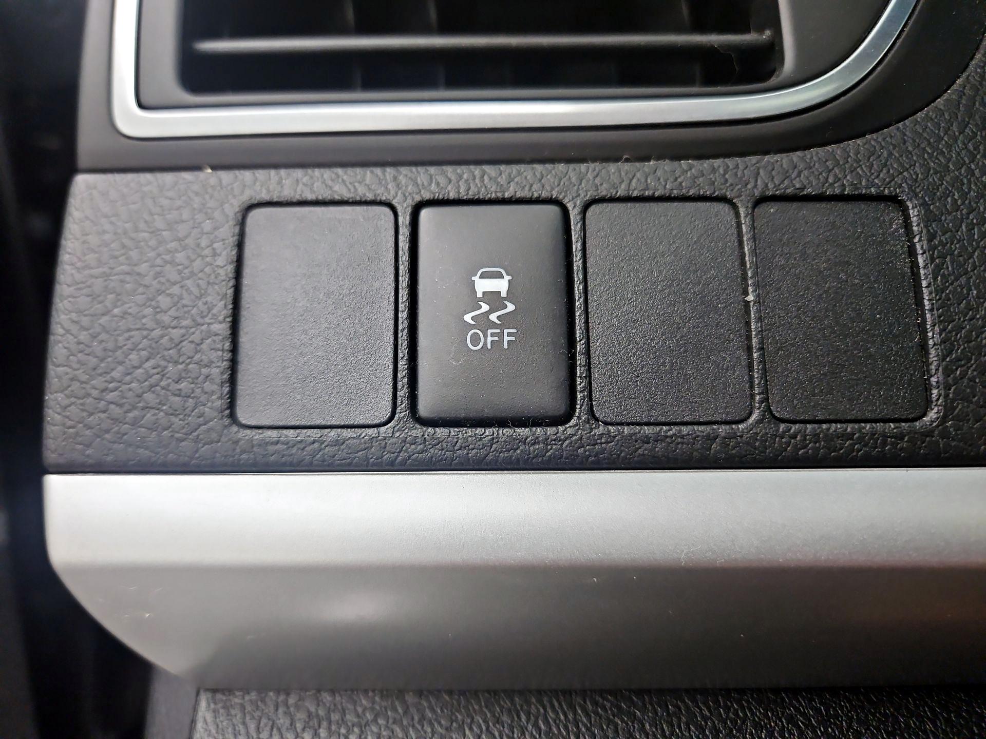 Thumbnail: 2017 Toyota Camry - 13