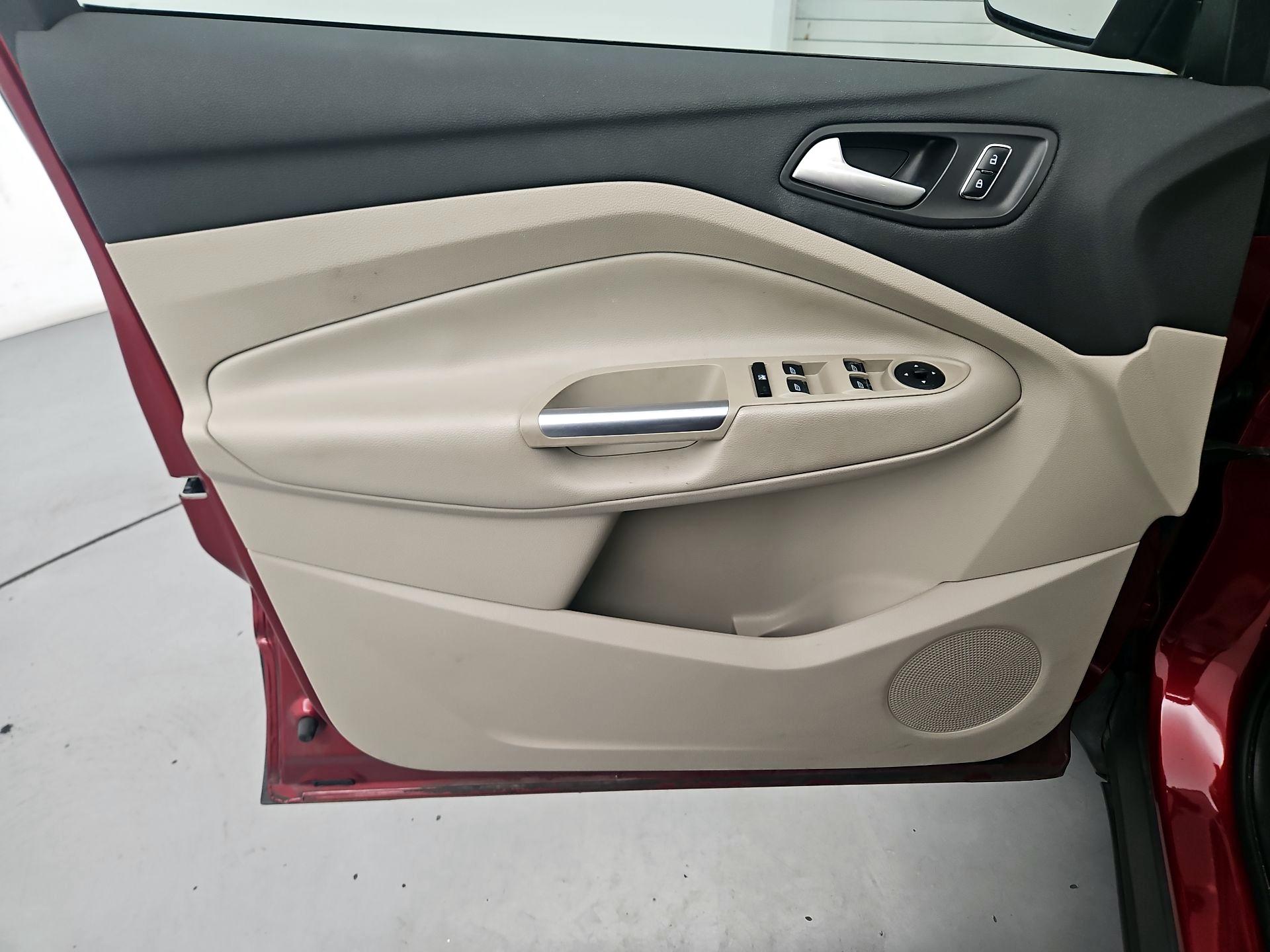 Thumbnail: 2016 Ford Escape - 12