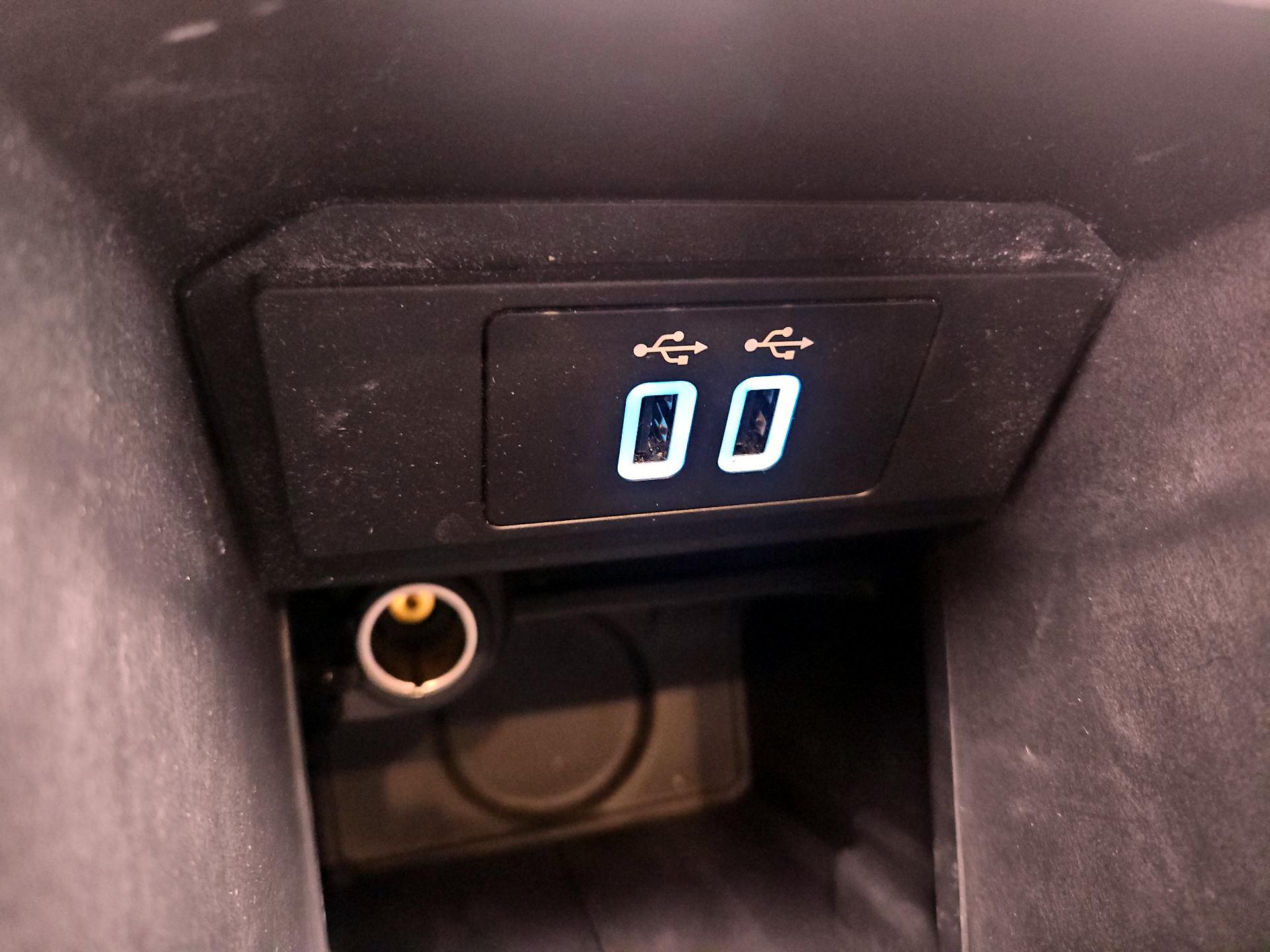 Thumbnail: 2016 Ford Escape - 18