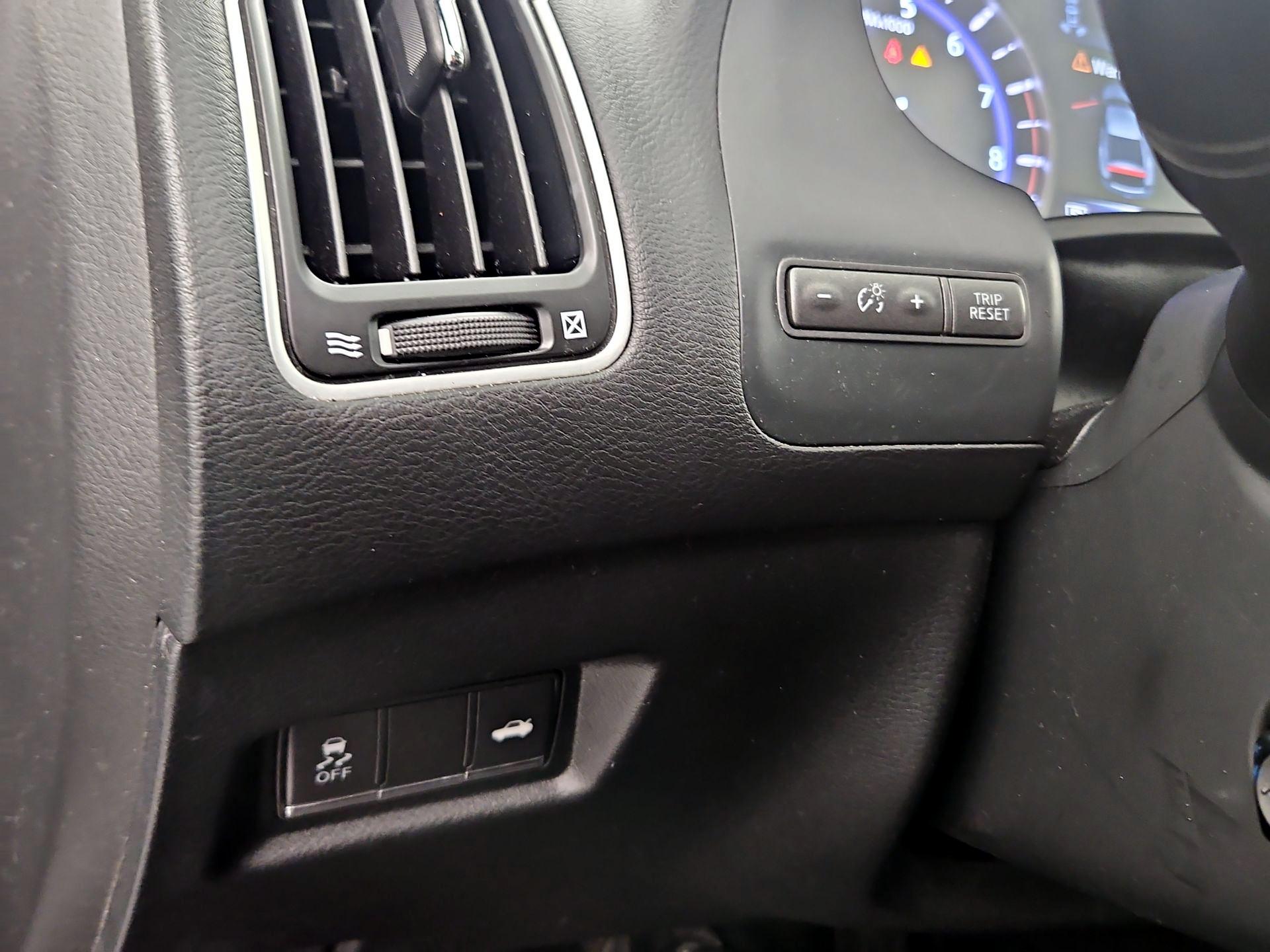 Thumbnail: 2017 INFINITI Q60 - 13