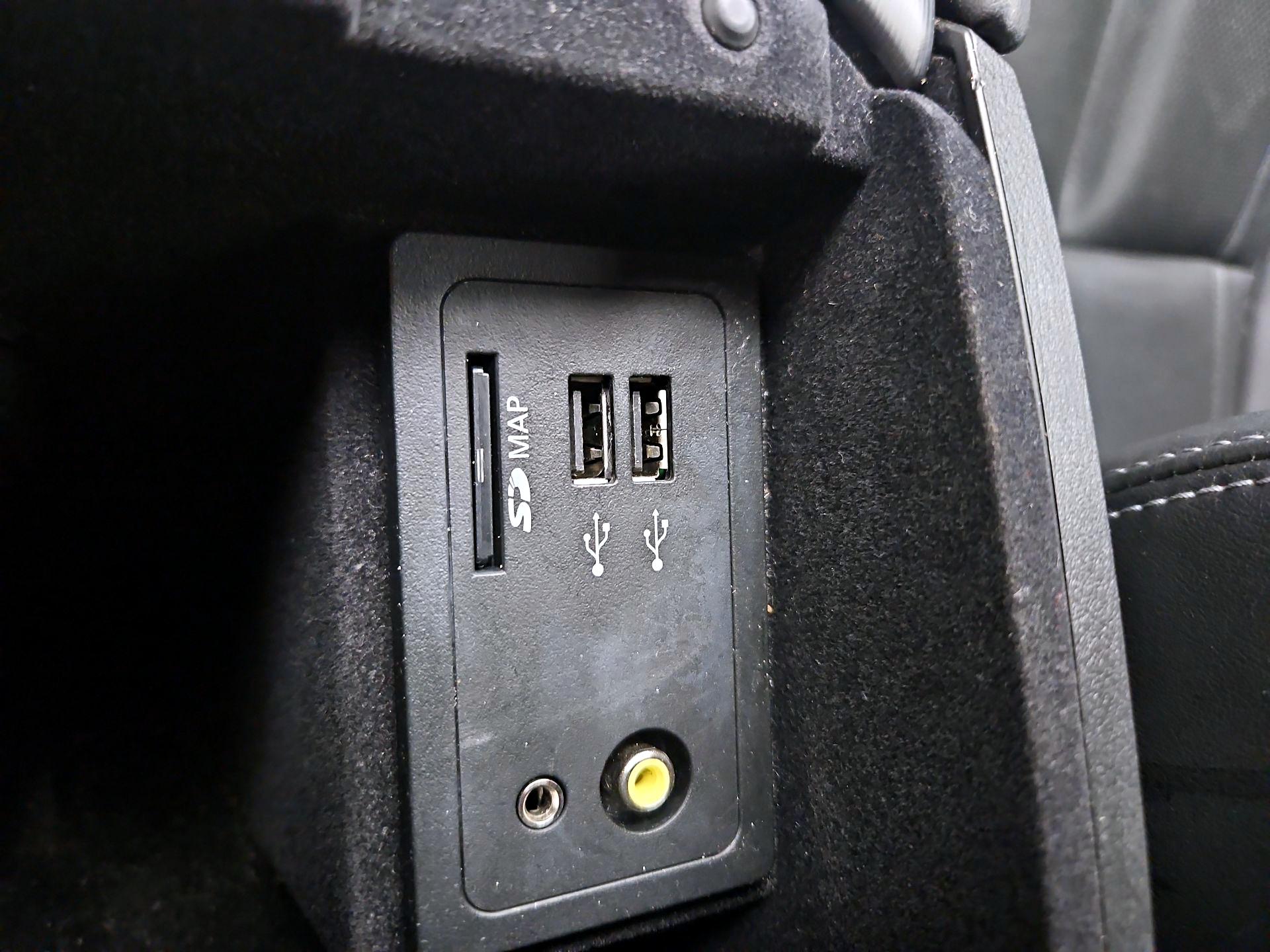 Thumbnail: 2017 INFINITI Q60 - 19