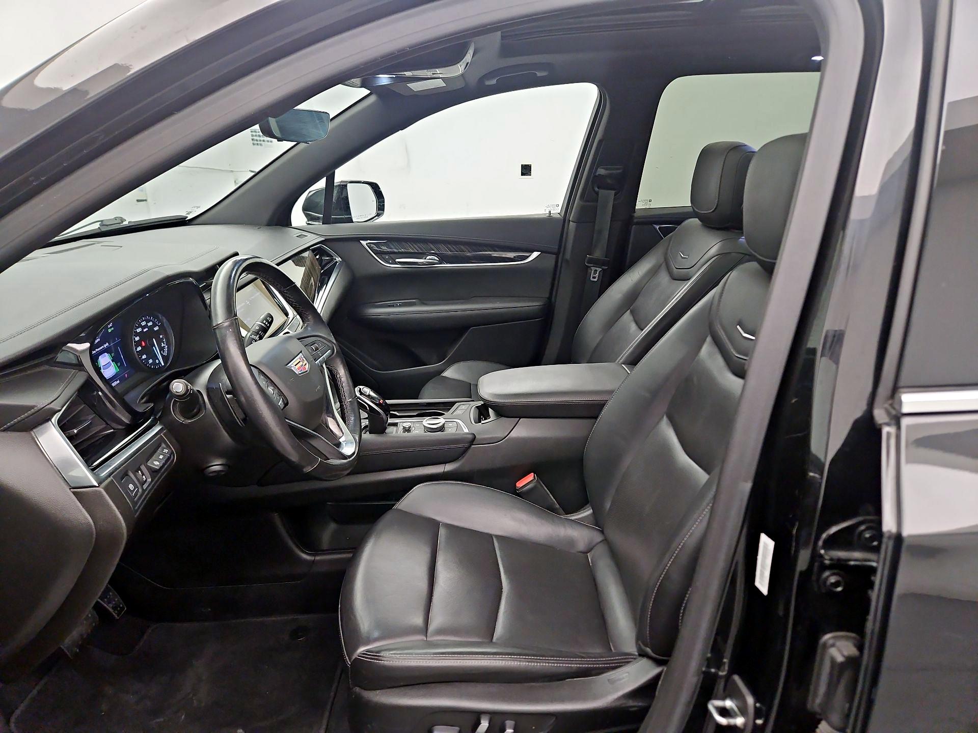 Thumbnail: 2022 Cadillac XT6 - 11