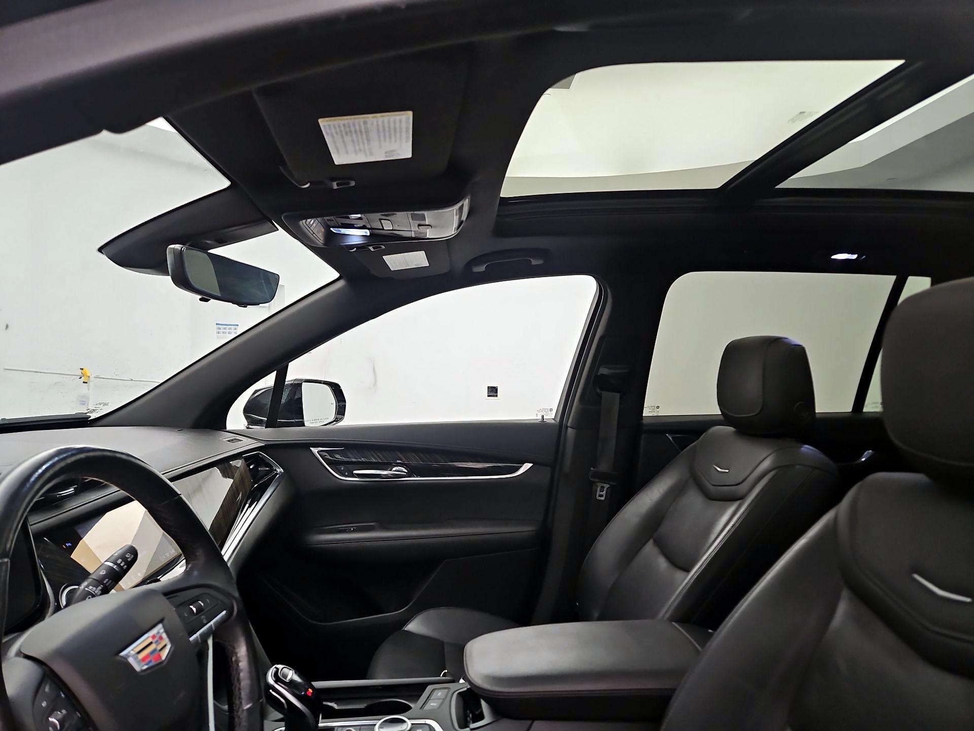 Thumbnail: 2022 Cadillac XT6 - 18