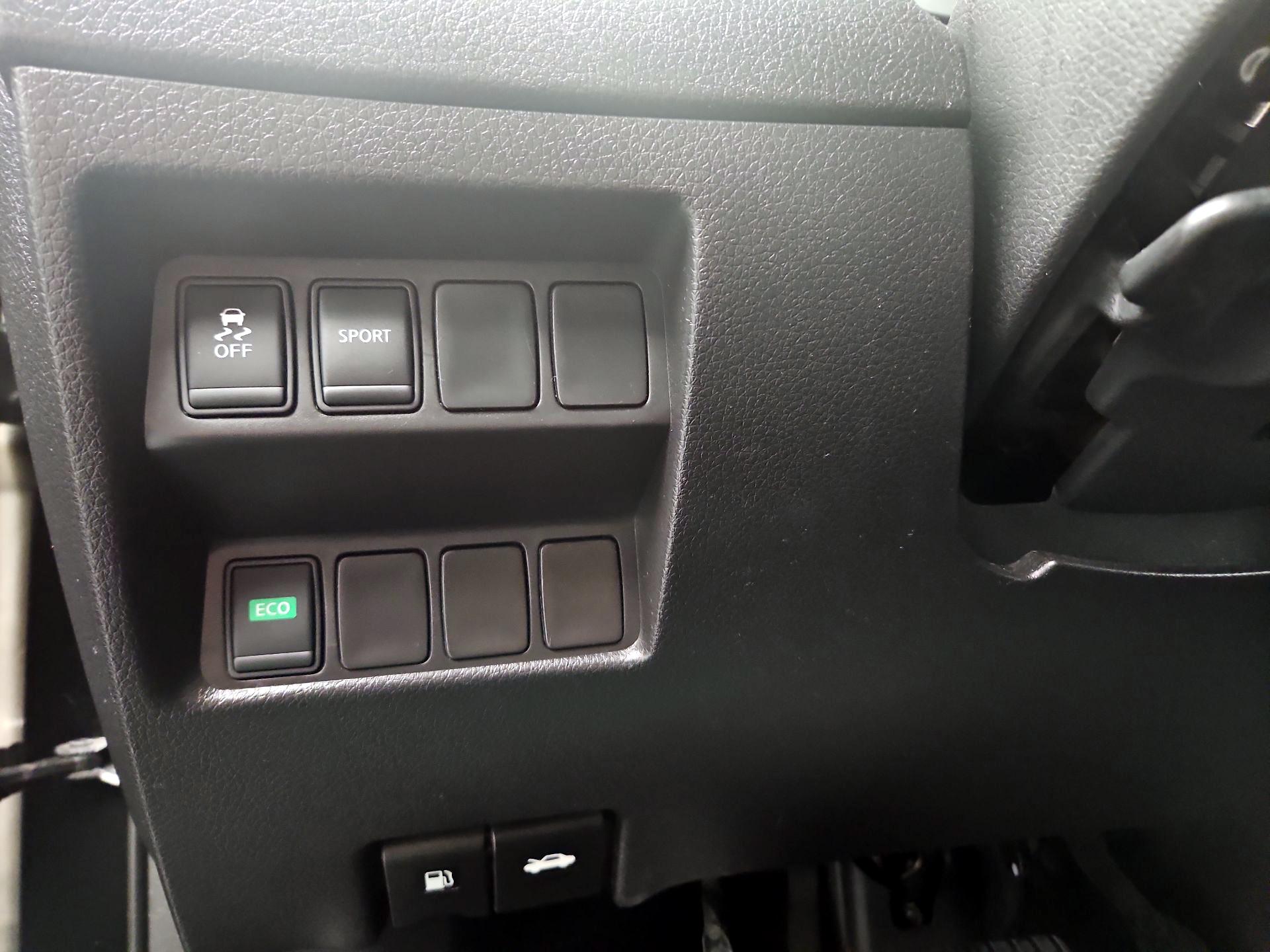 Thumbnail: 2016 Nissan Rogue - 13