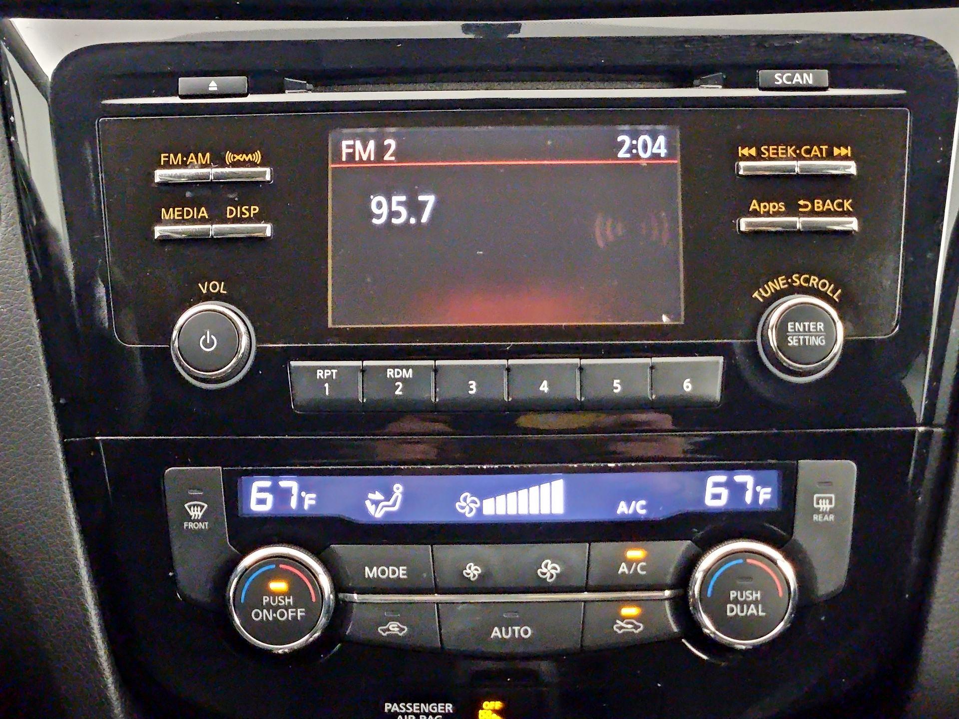 Thumbnail: 2016 Nissan Rogue - 15