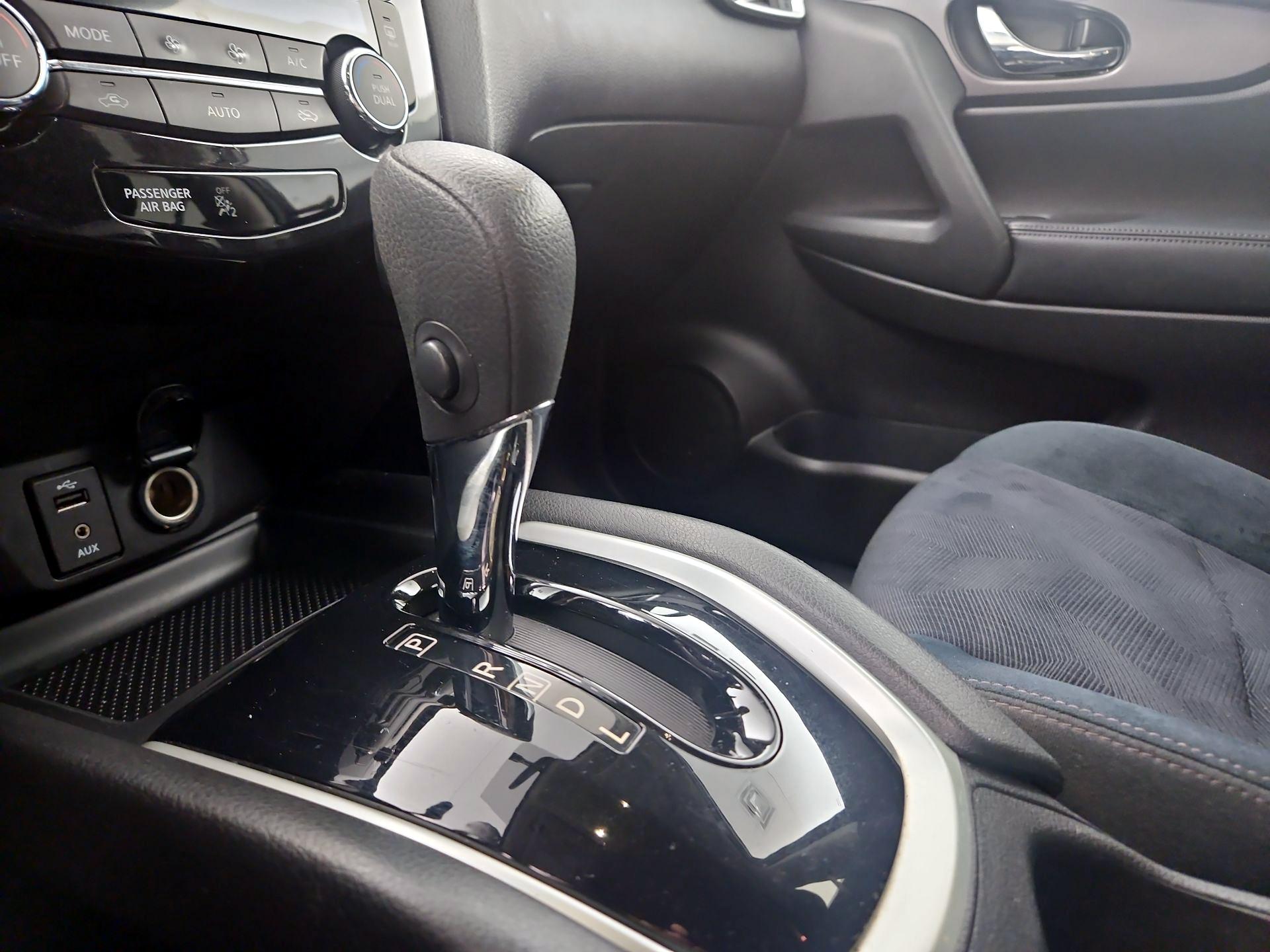 Thumbnail: 2016 Nissan Rogue - 17