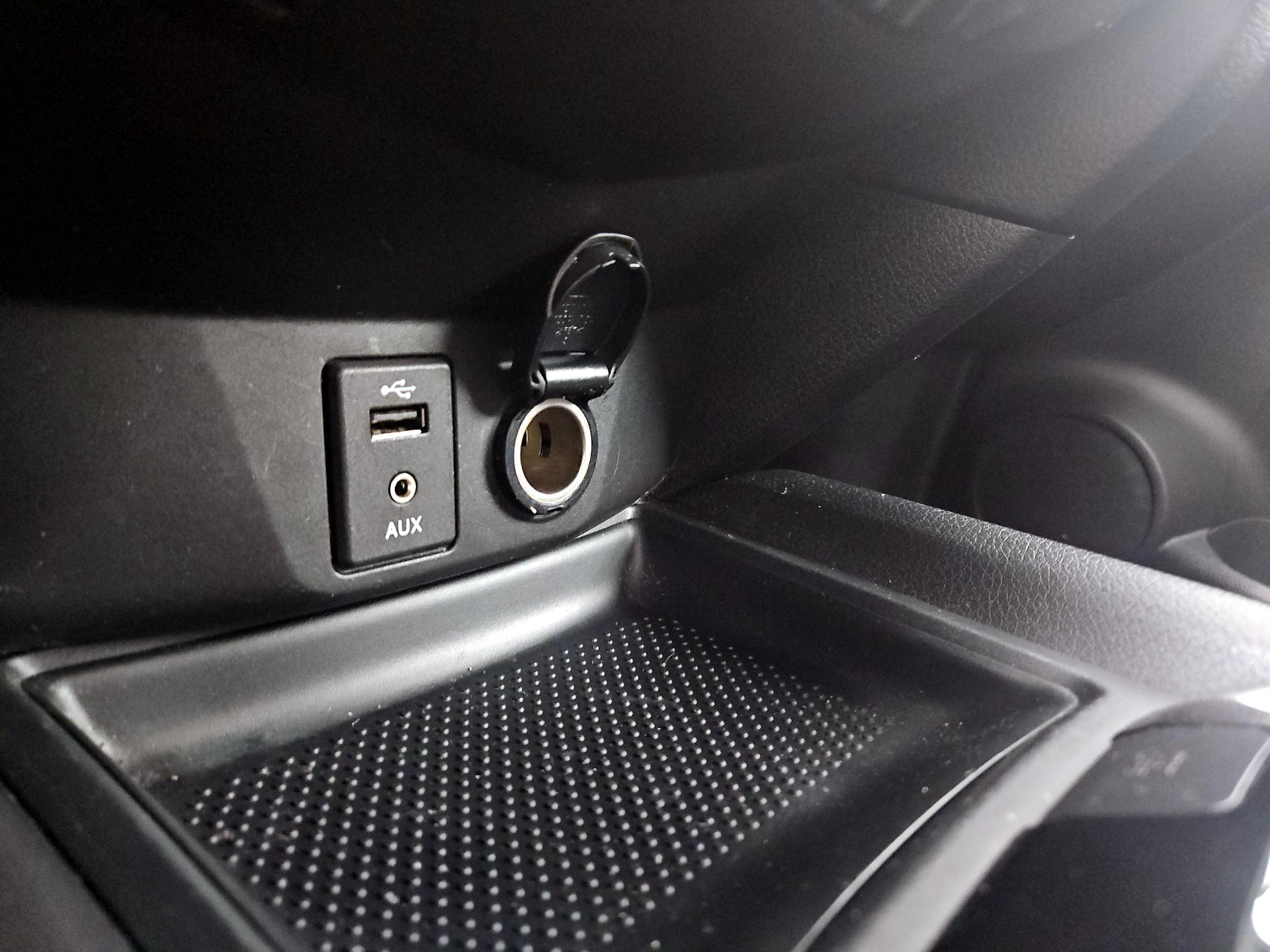 Thumbnail: 2016 Nissan Rogue - 18