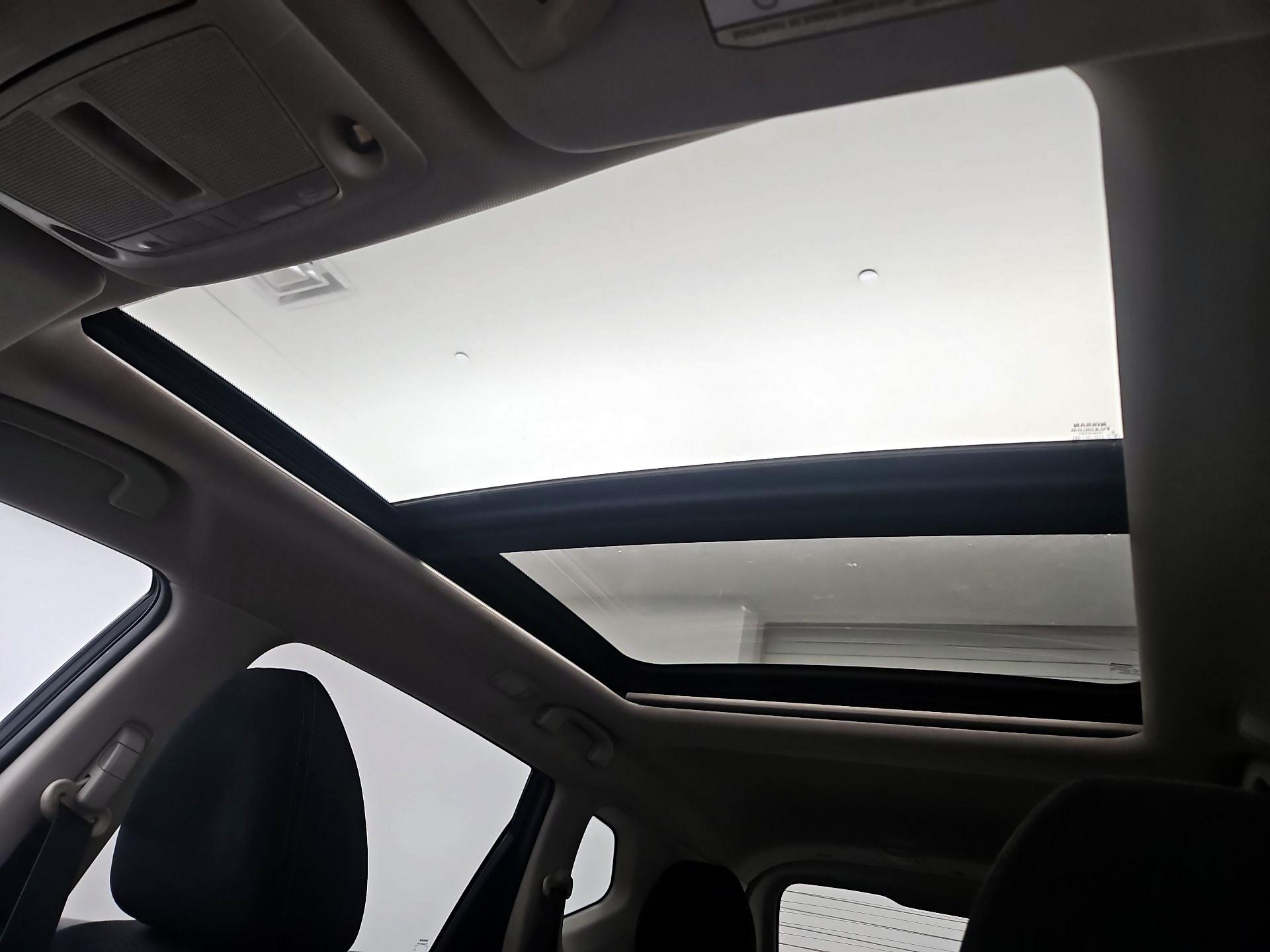 Thumbnail: 2016 Nissan Rogue - 19