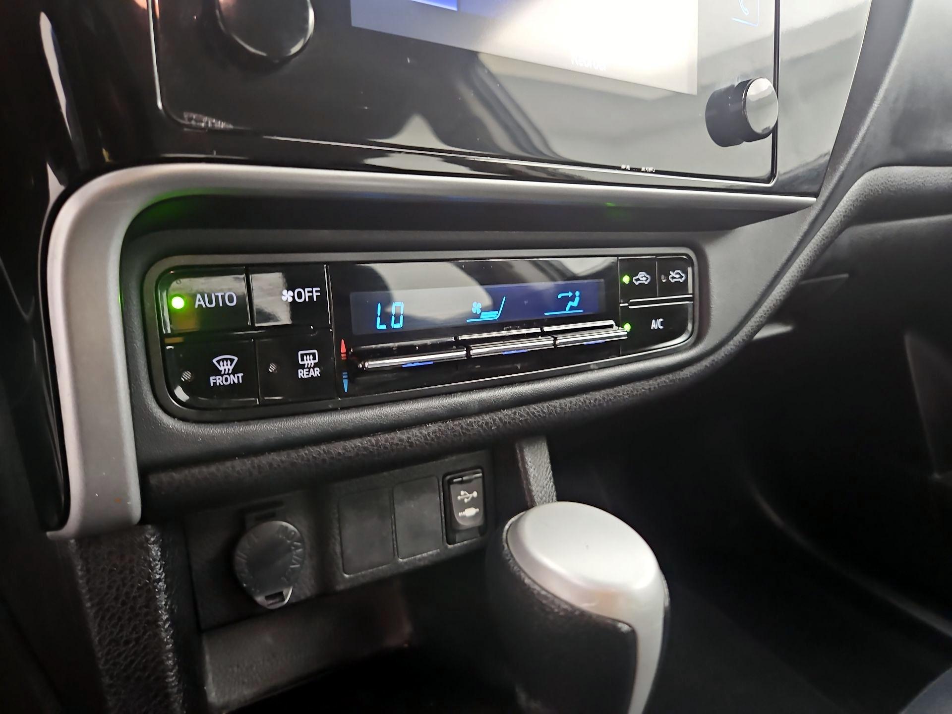 Thumbnail: 2017 Toyota Corolla - 16