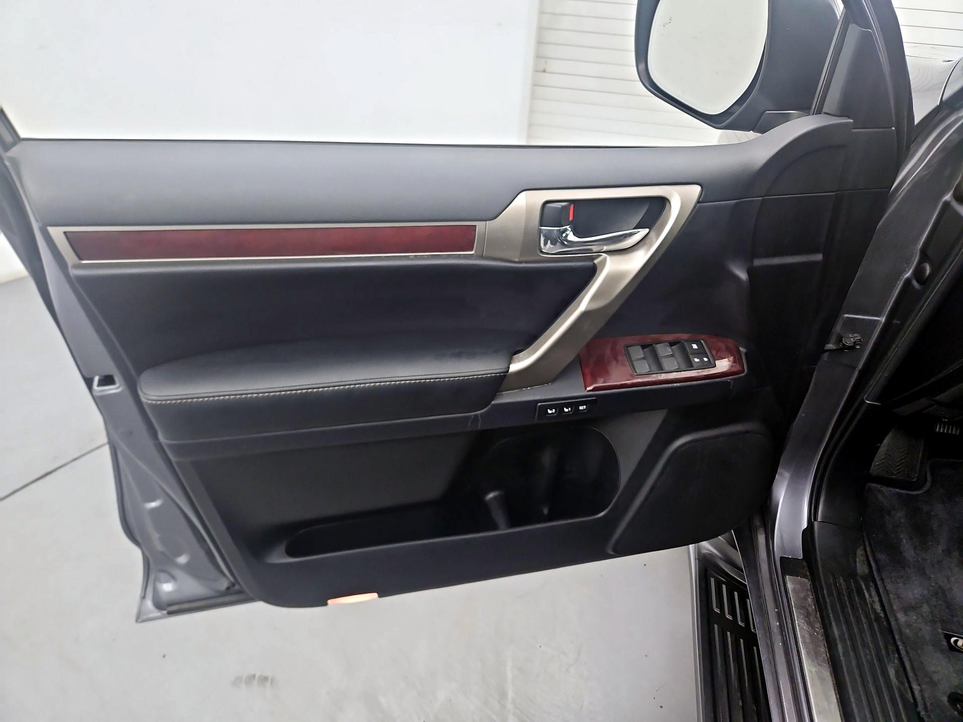 Thumbnail: 2019 Lexus GX - 12