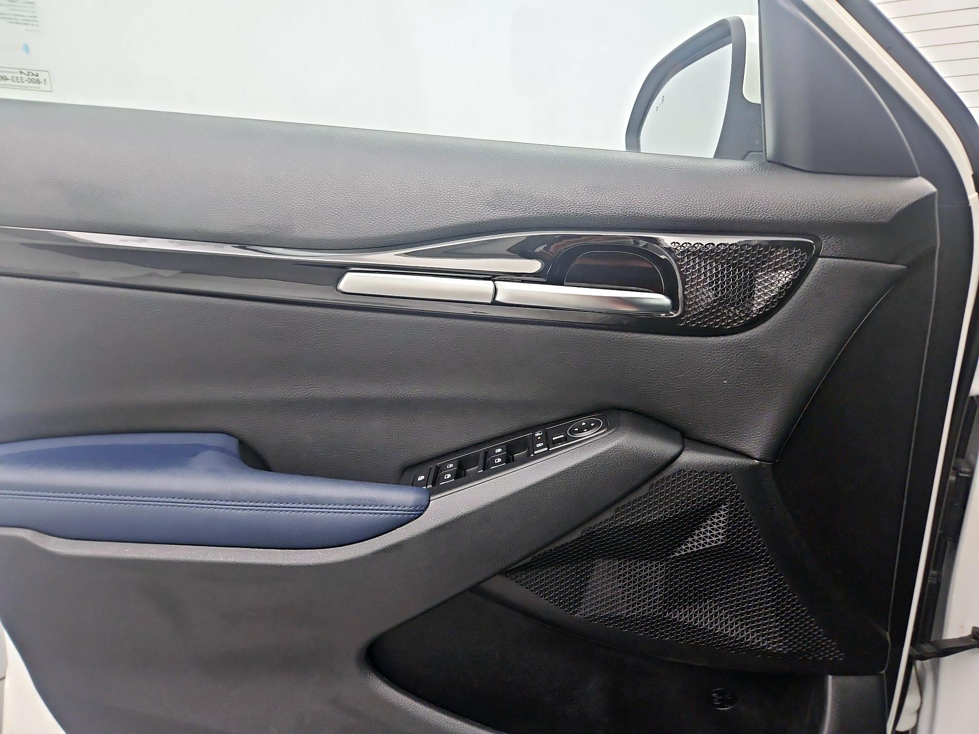 Thumbnail: 2024 Kia Seltos - 12