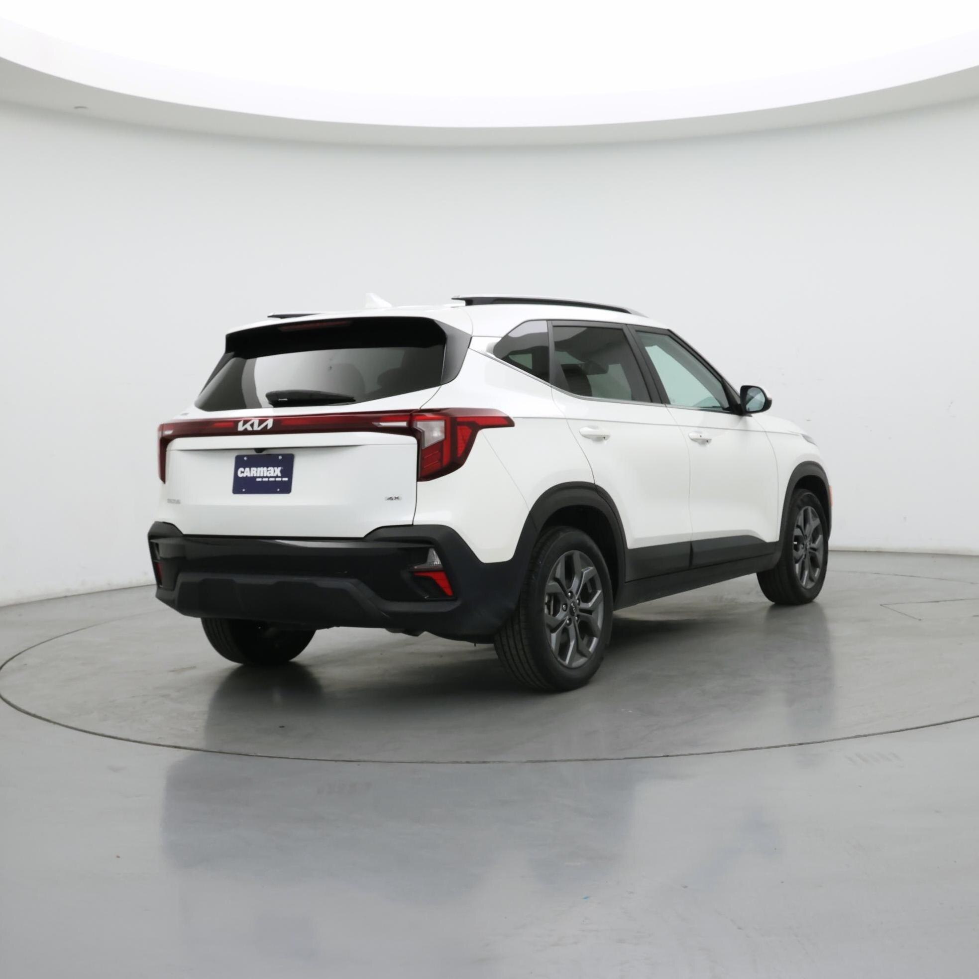 Thumbnail: 2024 Kia Seltos - 8