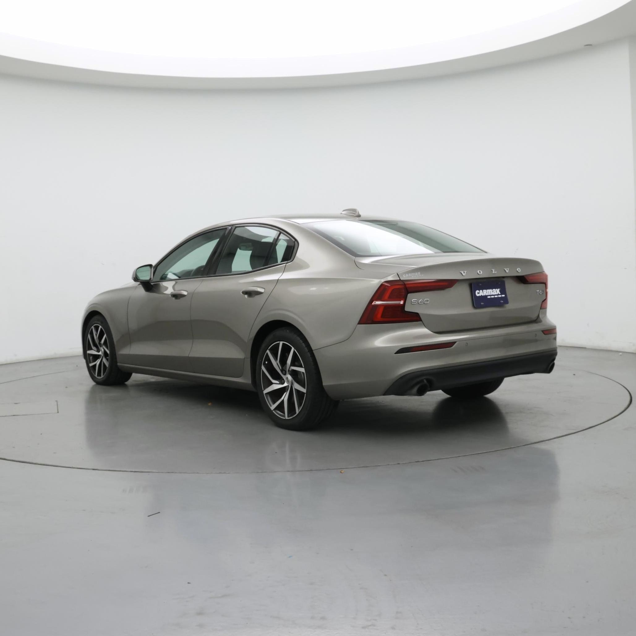 Thumbnail: 2019 Volvo S60 - 2