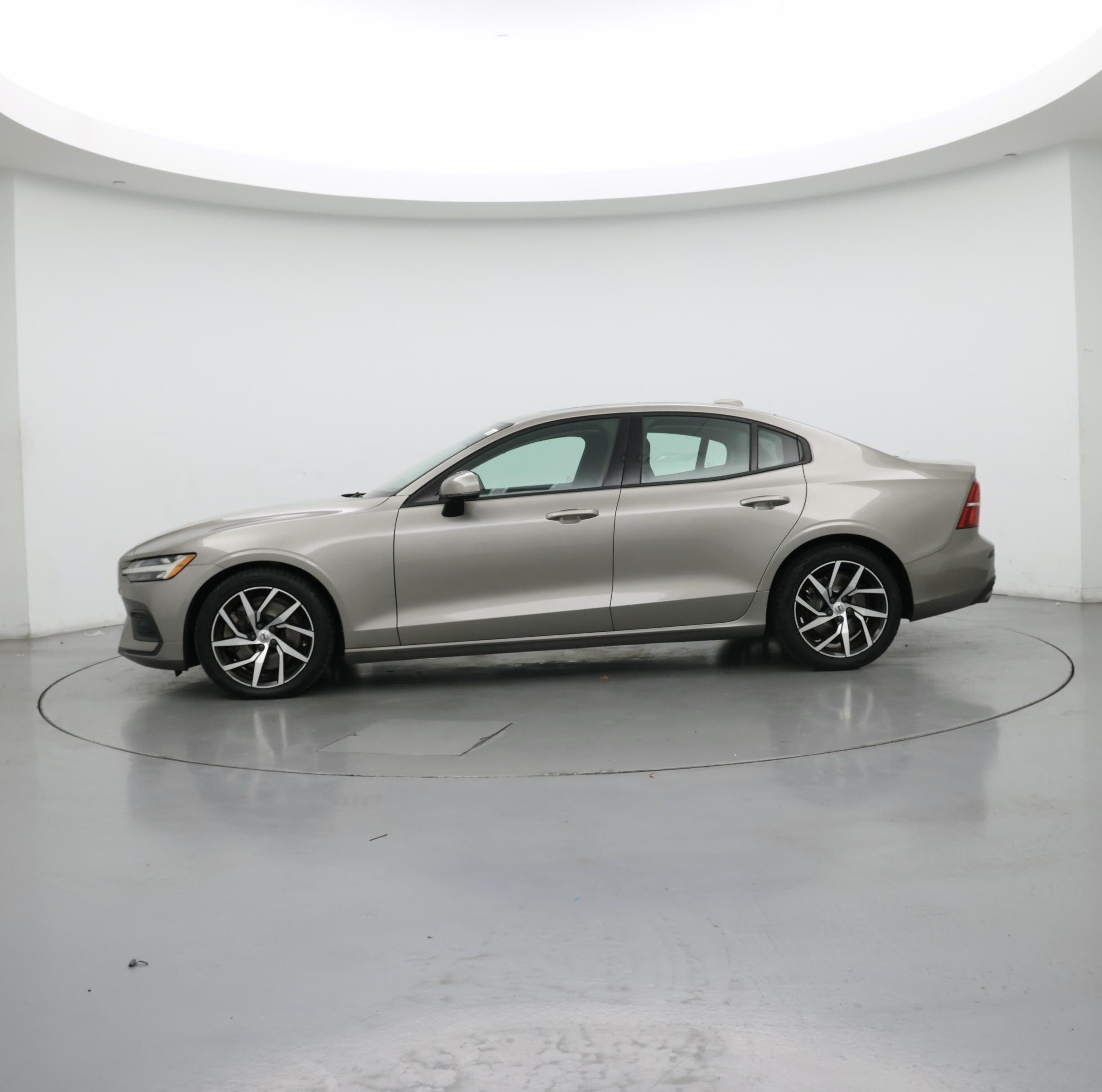 Thumbnail: 2019 Volvo S60 - 3