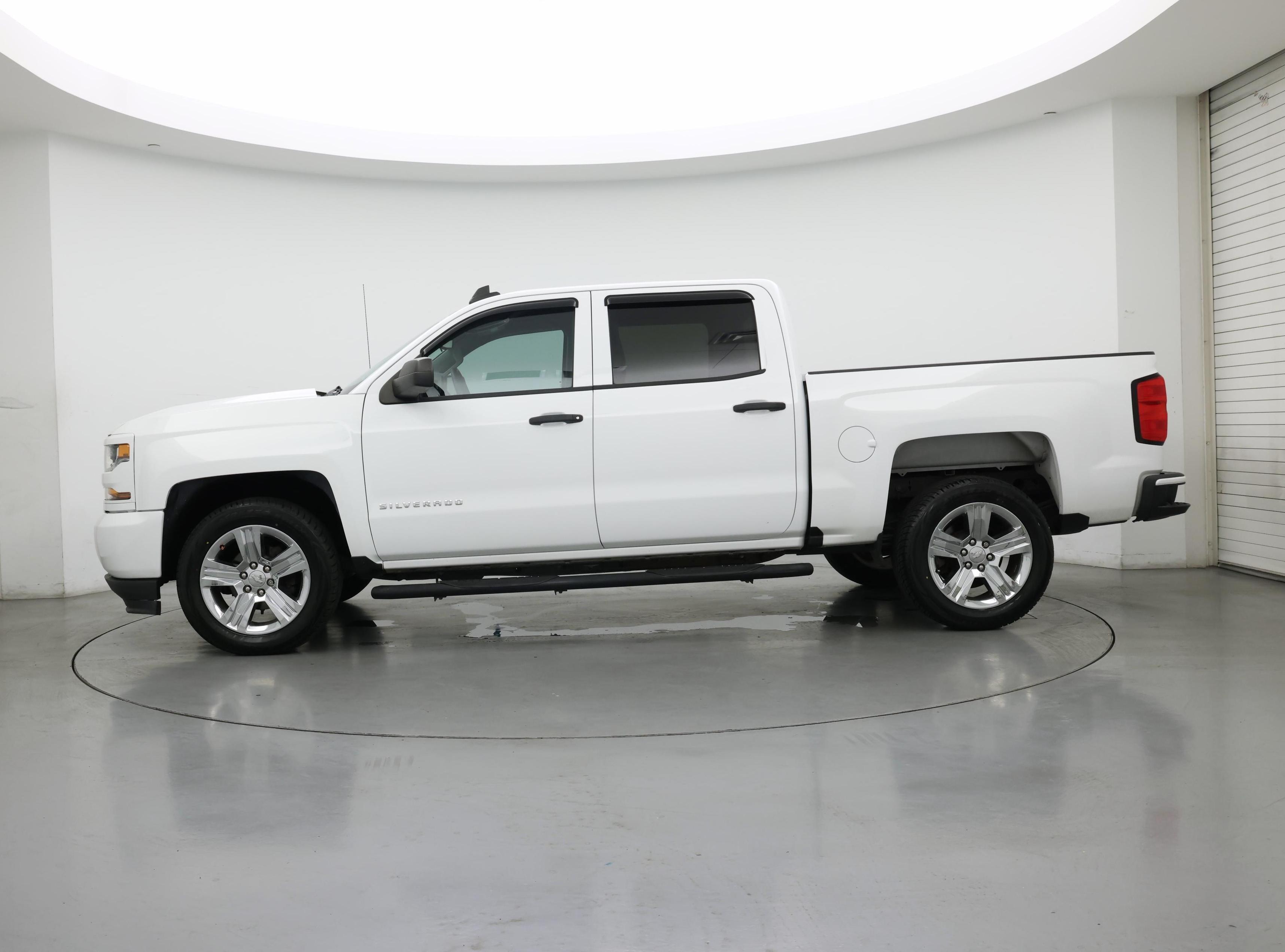 Thumbnail: 2018 Chevrolet Silverado 1500 - 3