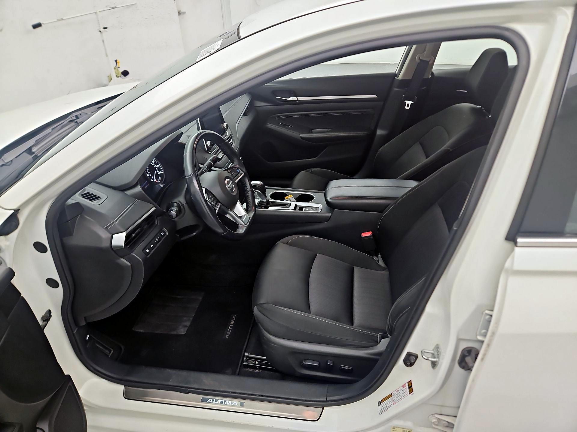 Thumbnail: 2019 Nissan Altima - 11