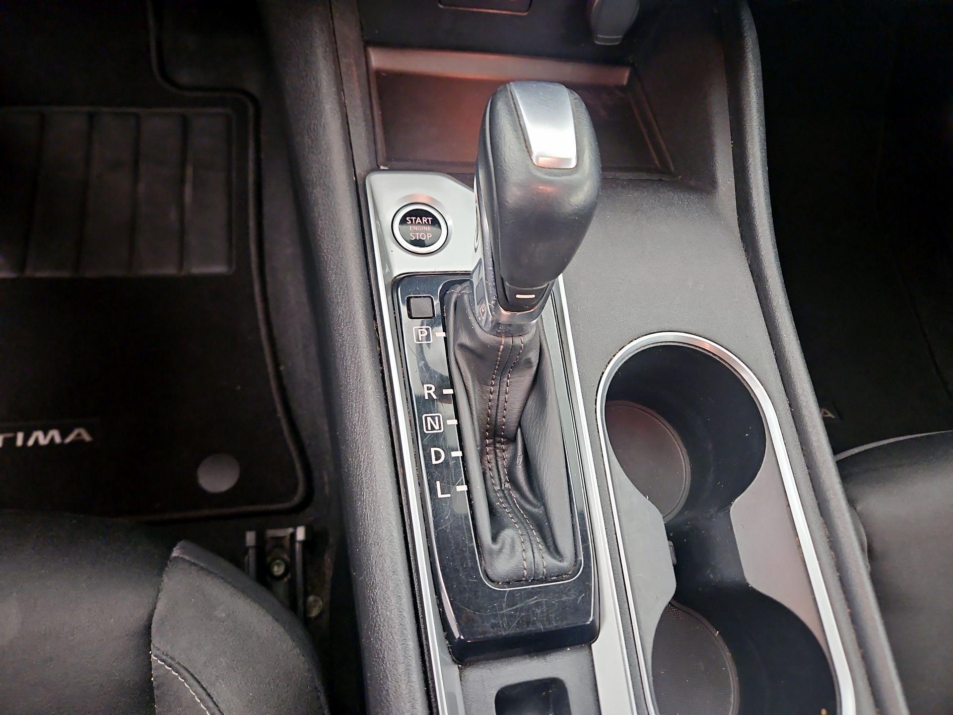 Thumbnail: 2019 Nissan Altima - 17