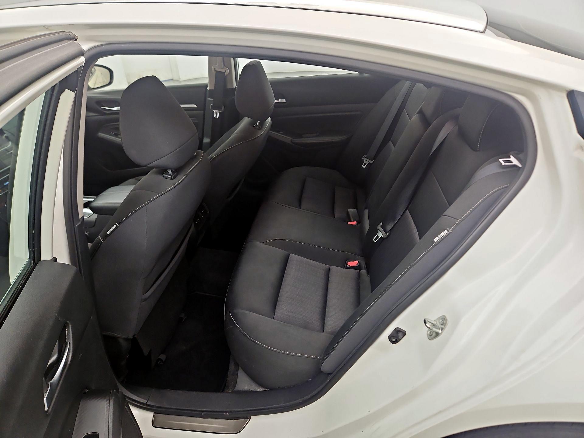 Thumbnail: 2019 Nissan Altima - 20