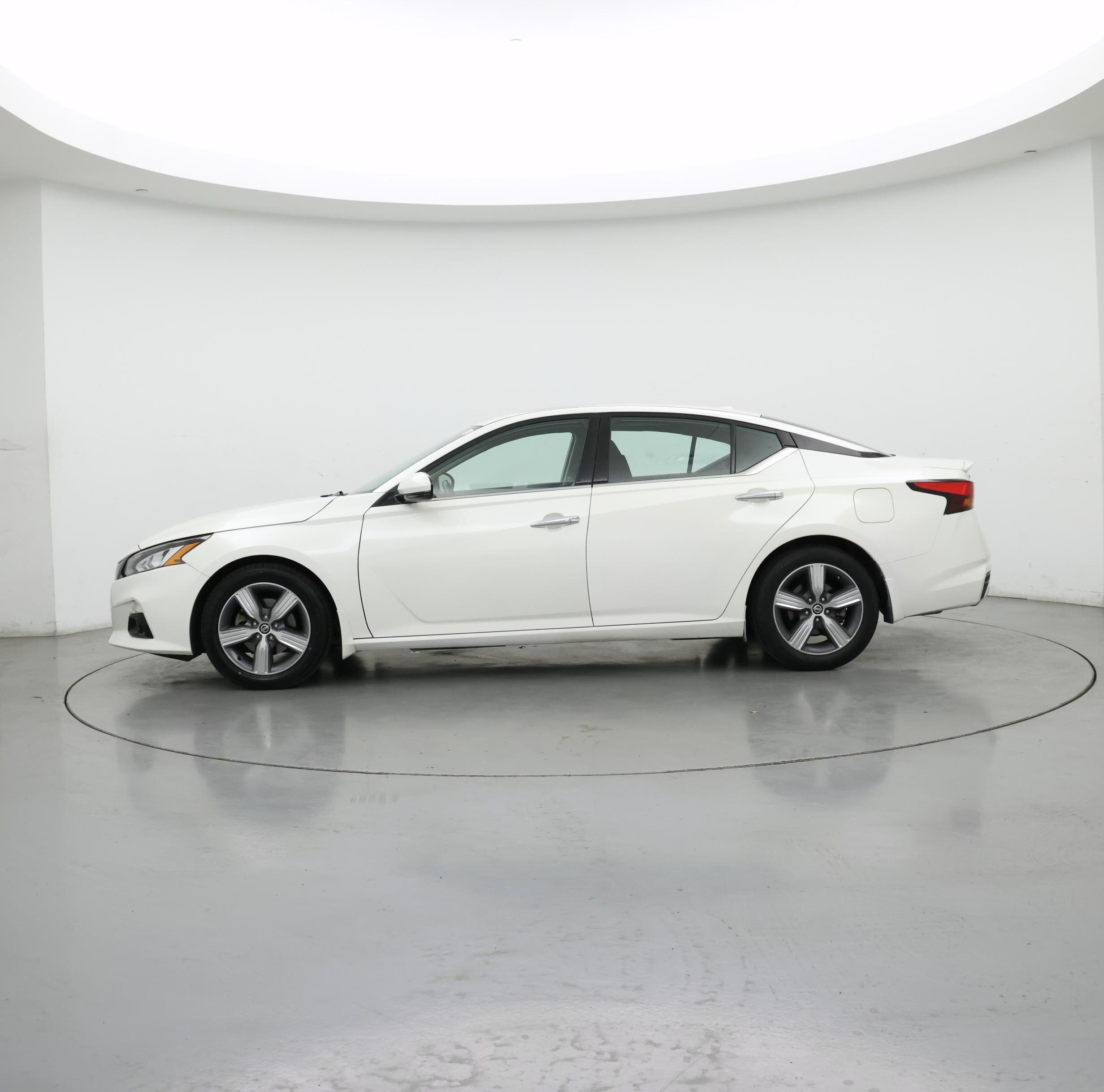 Thumbnail: 2019 Nissan Altima - 3