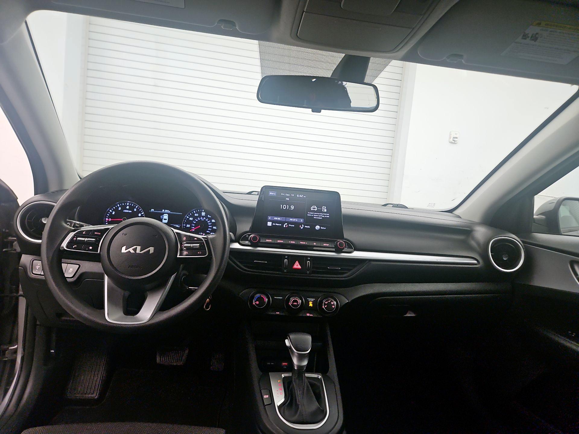 Thumbnail: 2022 Kia Forte - 9