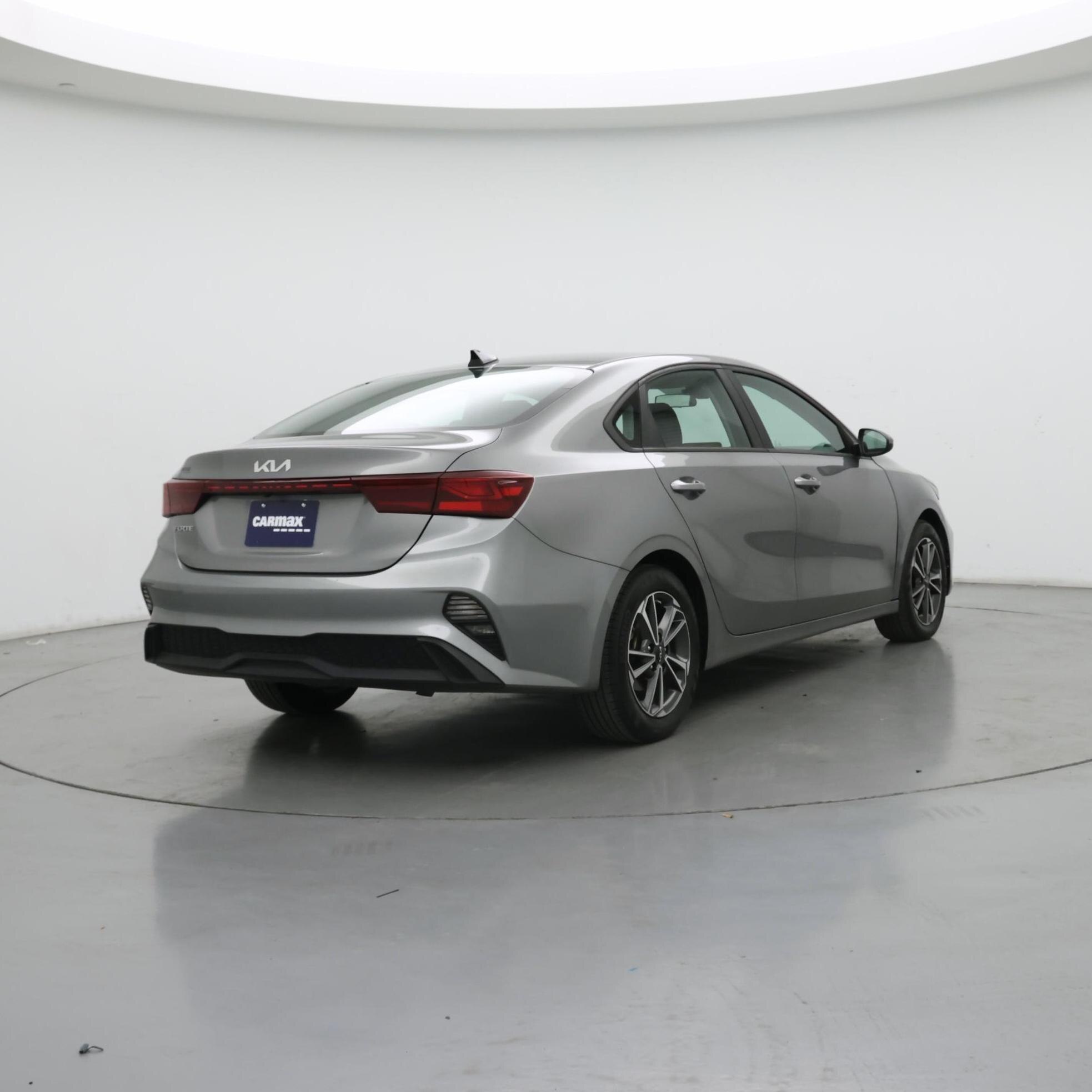 Thumbnail: 2022 Kia Forte - 8