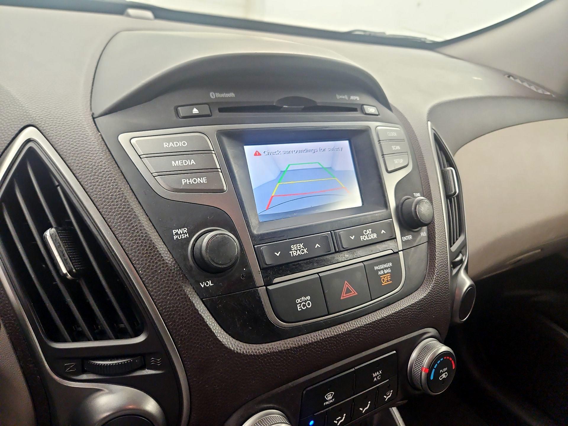 Thumbnail: 2015 Hyundai Tucson - 14