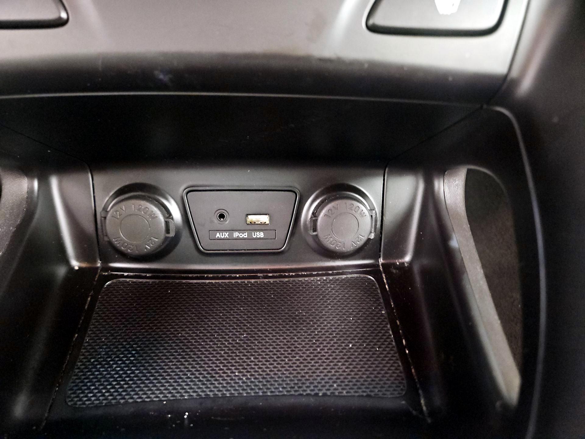 Thumbnail: 2015 Hyundai Tucson - 18