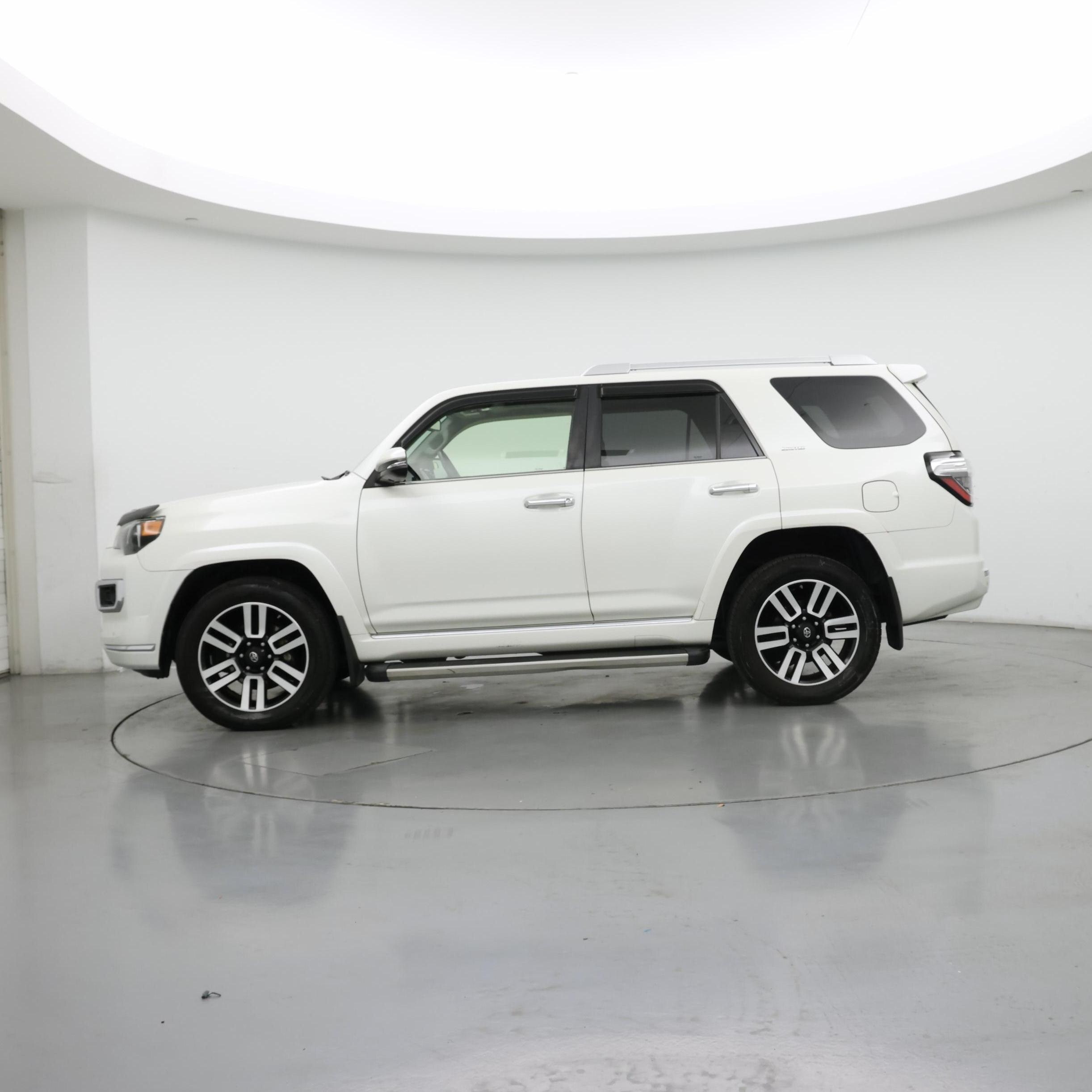 Thumbnail: 2020 Toyota 4Runner - 3