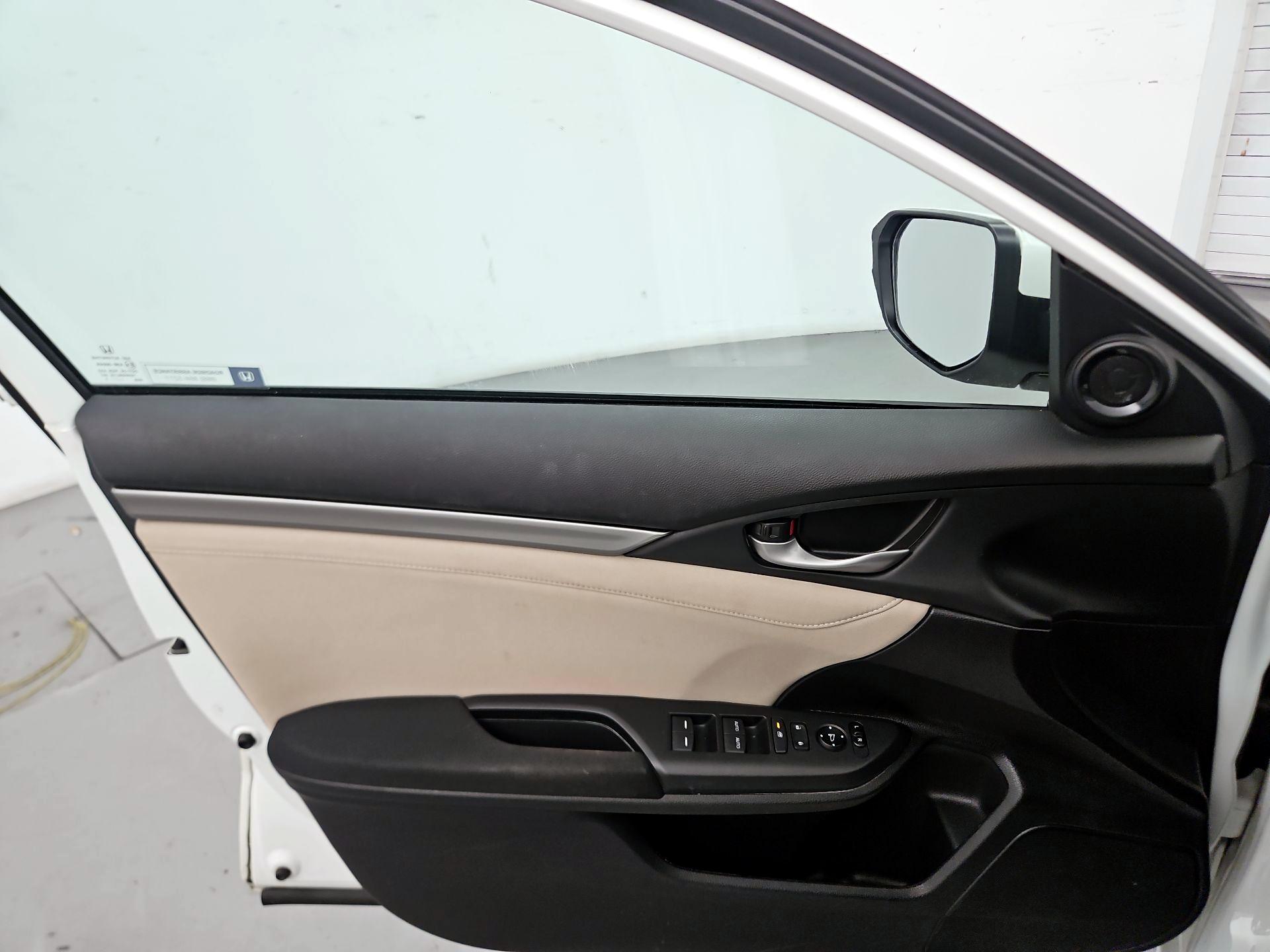 Thumbnail: 2017 Honda Civic - 12