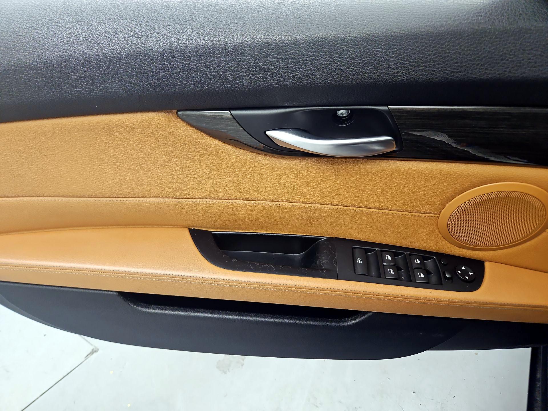 Thumbnail: 2014 BMW Z4 - 12