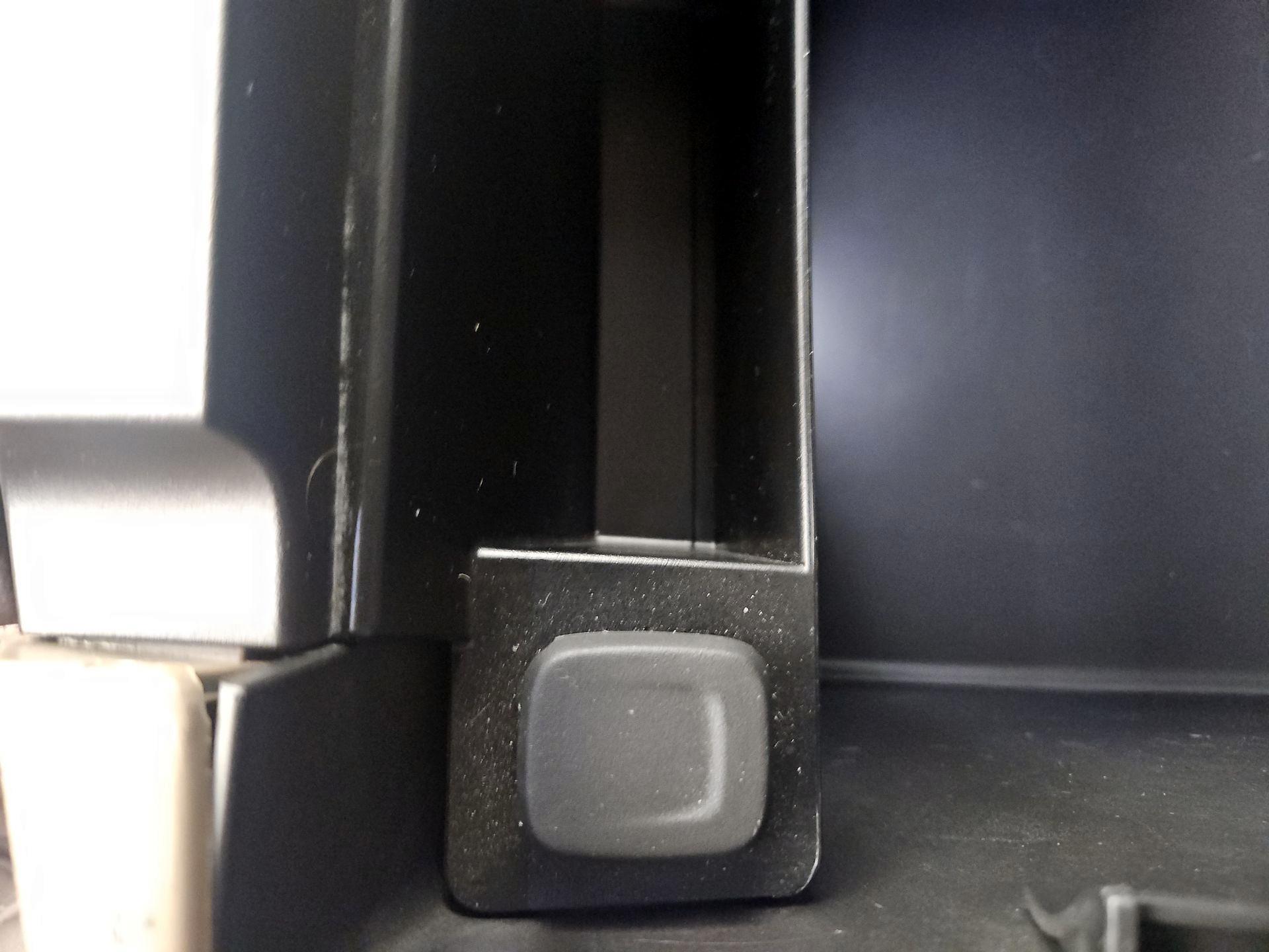 Thumbnail: 2020 Chevrolet Tahoe - 17