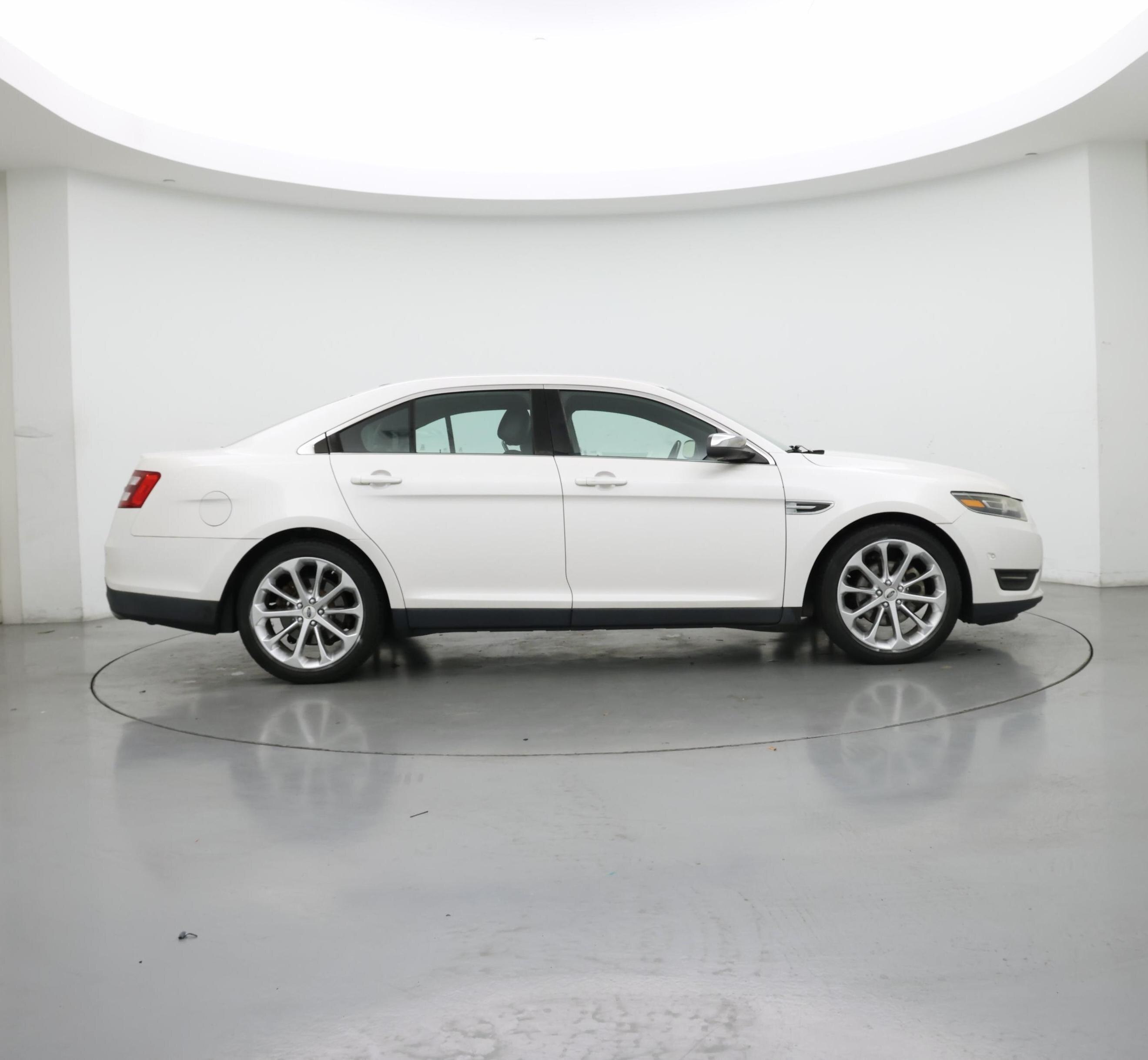 Thumbnail: 2015 Ford Taurus - 7