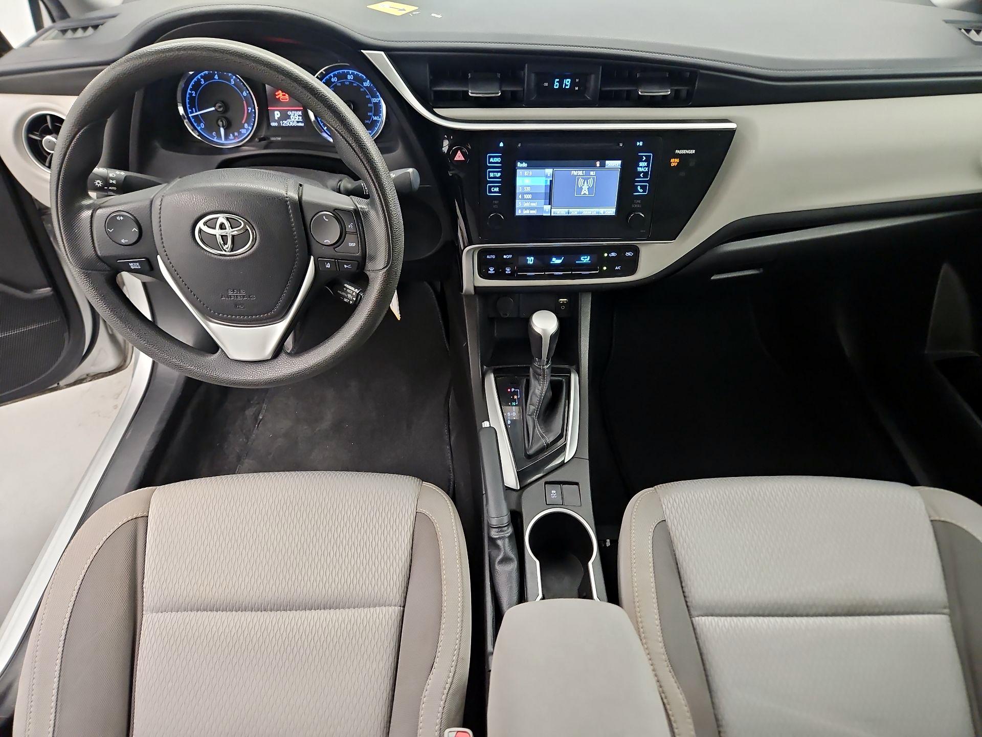 Thumbnail: 2017 Toyota Corolla - 9